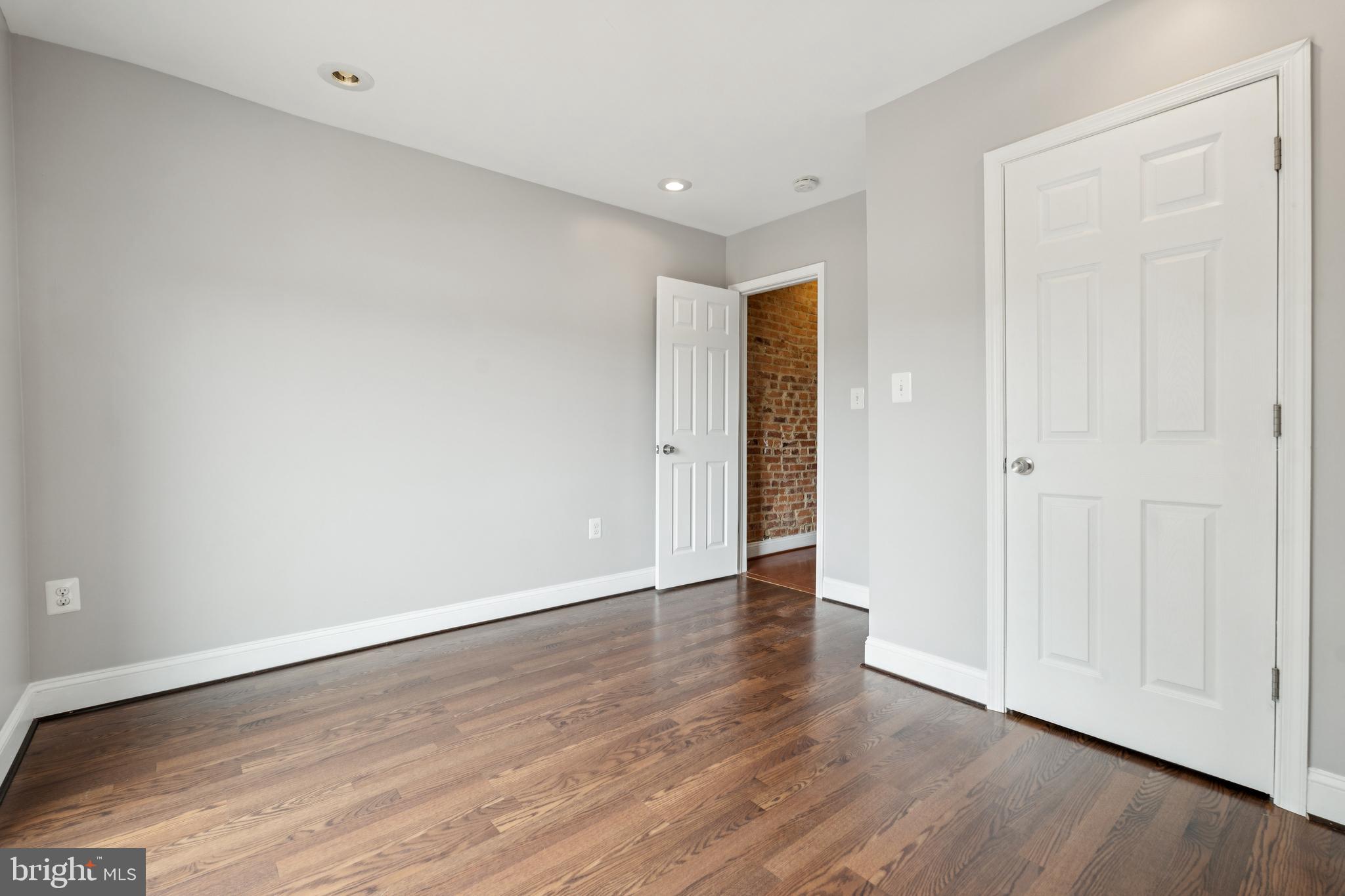 GREEKTOWN - Residential Lease