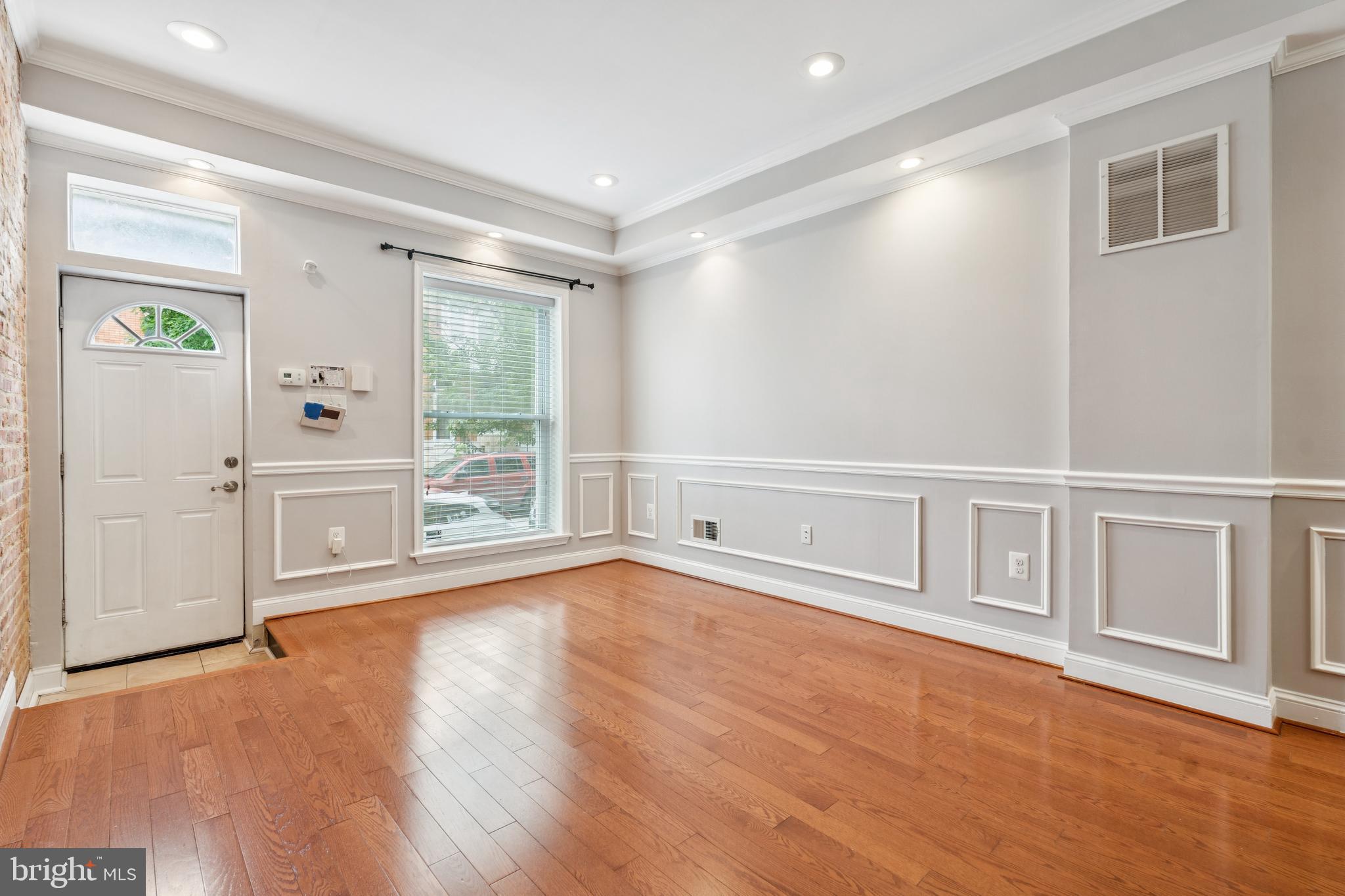 GREEKTOWN - Residential Lease