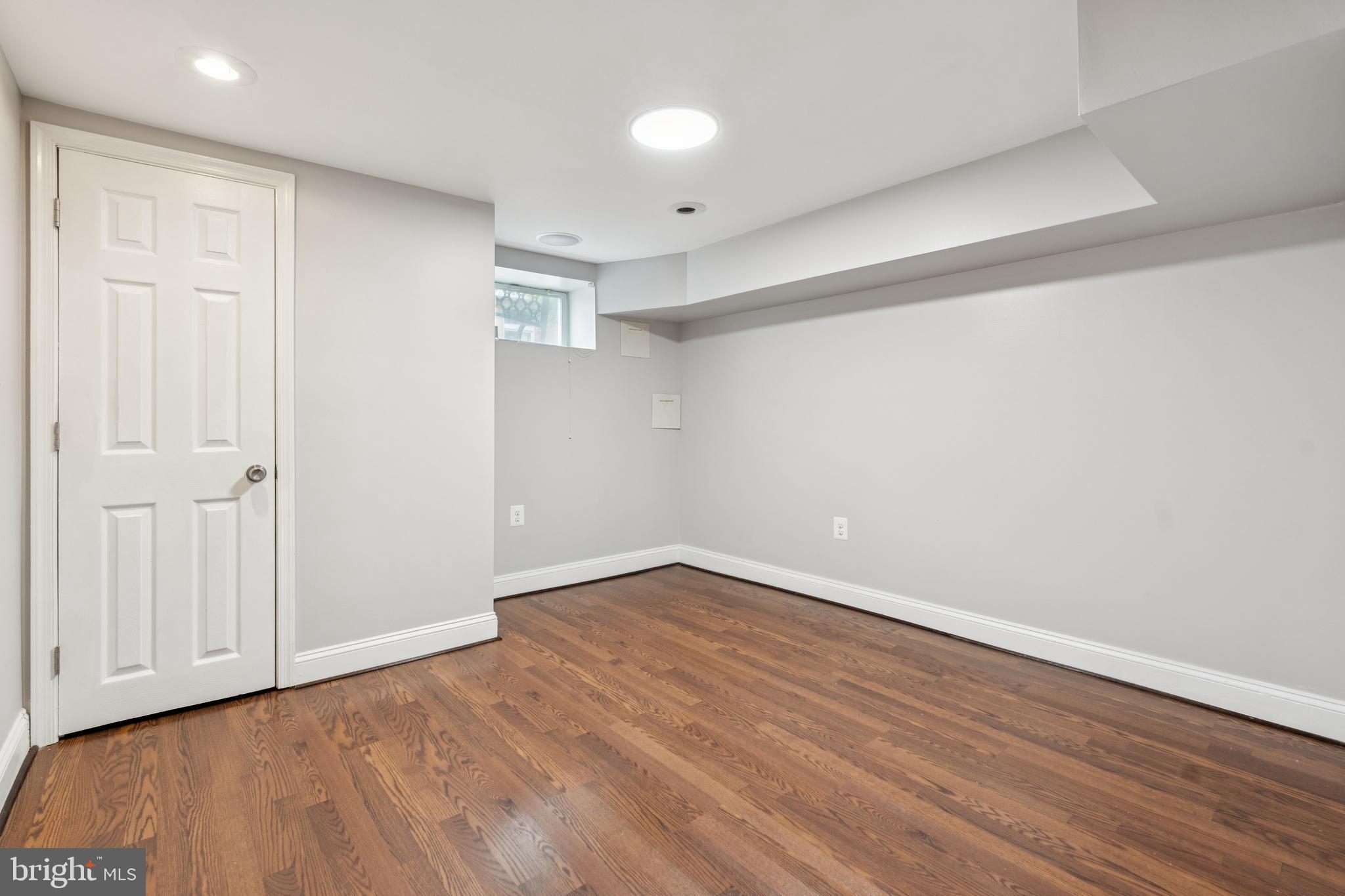 GREEKTOWN - Residential Lease