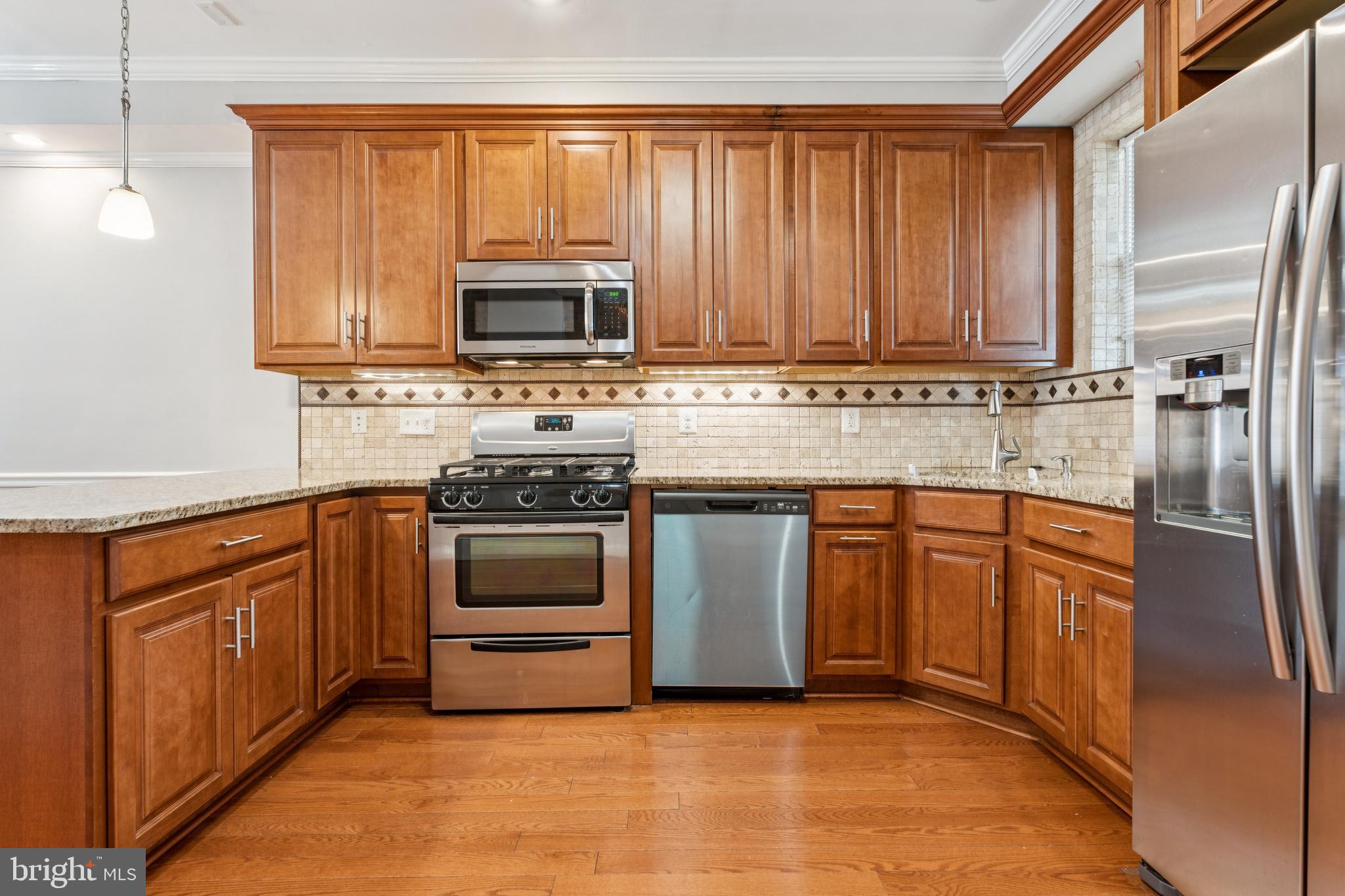 GREEKTOWN - Residential Lease