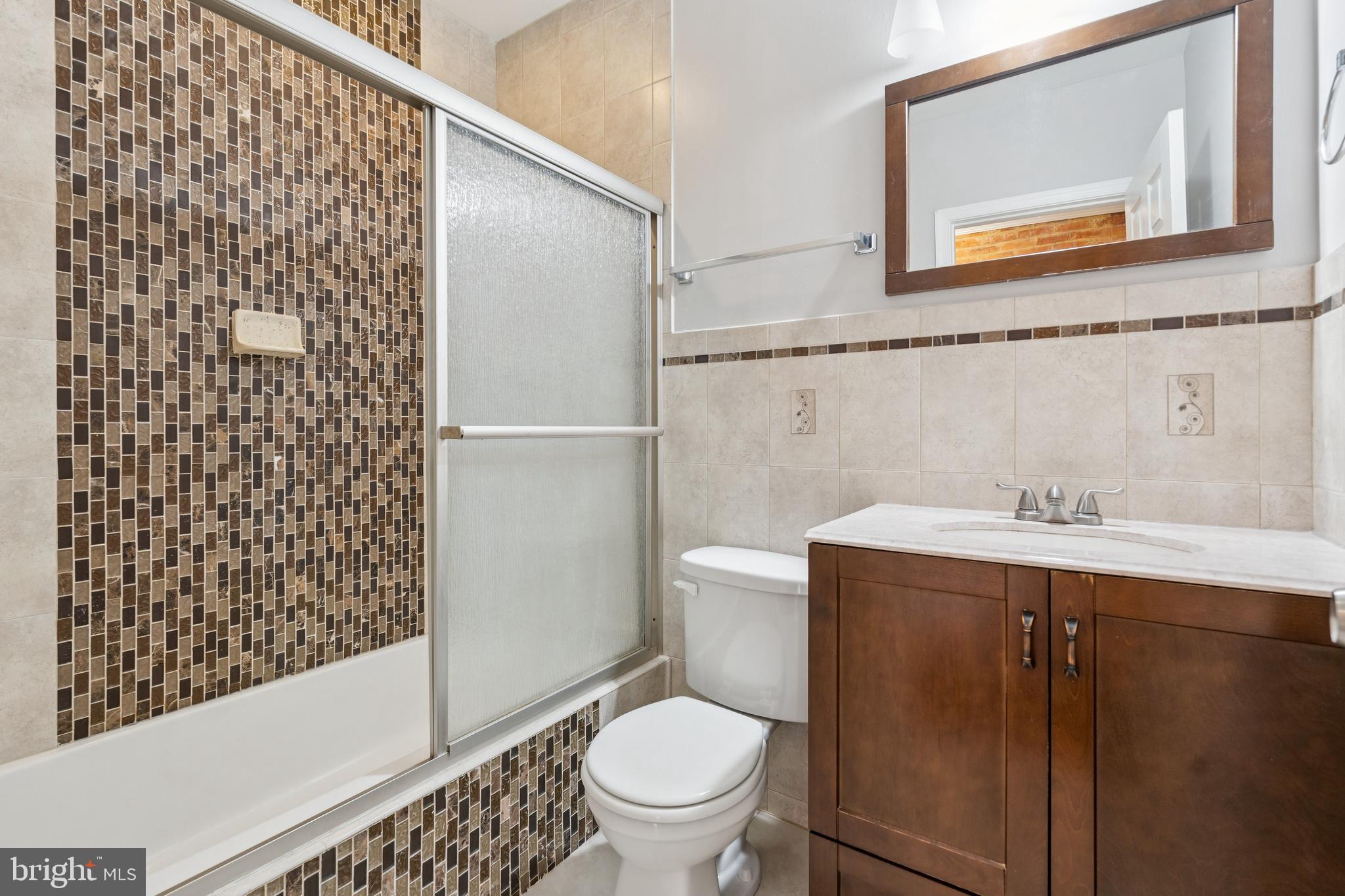 GREEKTOWN - Residential Lease