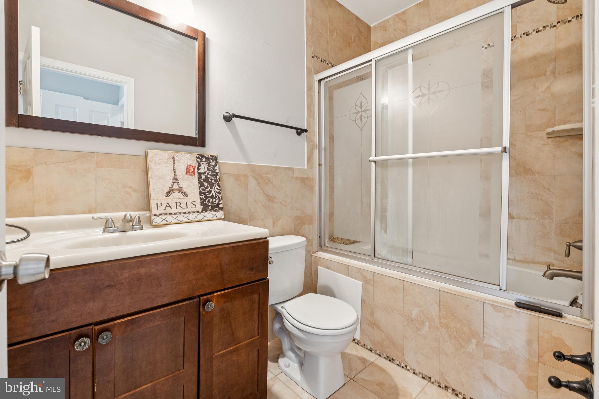 GREEKTOWN - Residential Lease