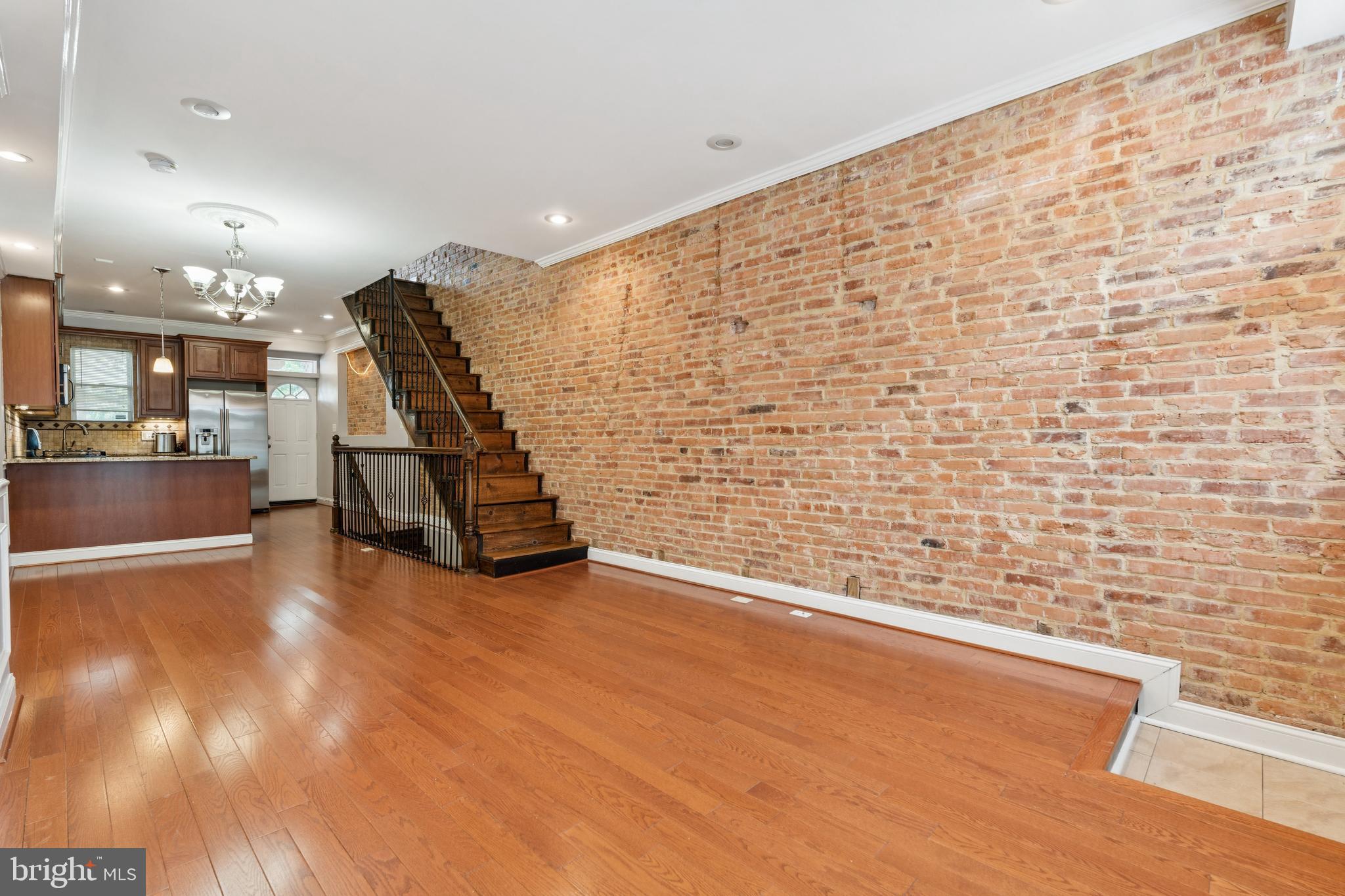 GREEKTOWN - Residential Lease