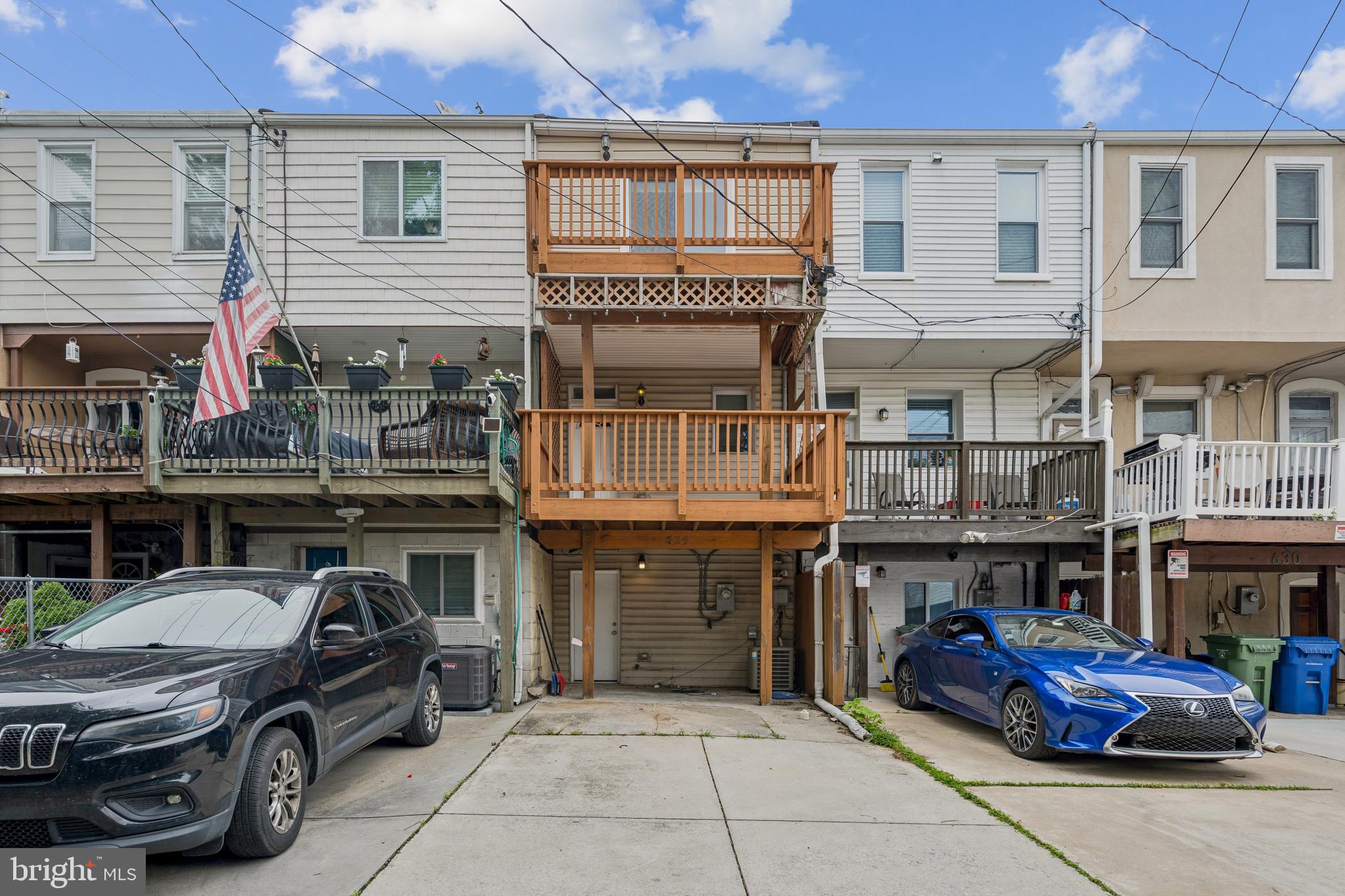 GREEKTOWN - Residential Lease