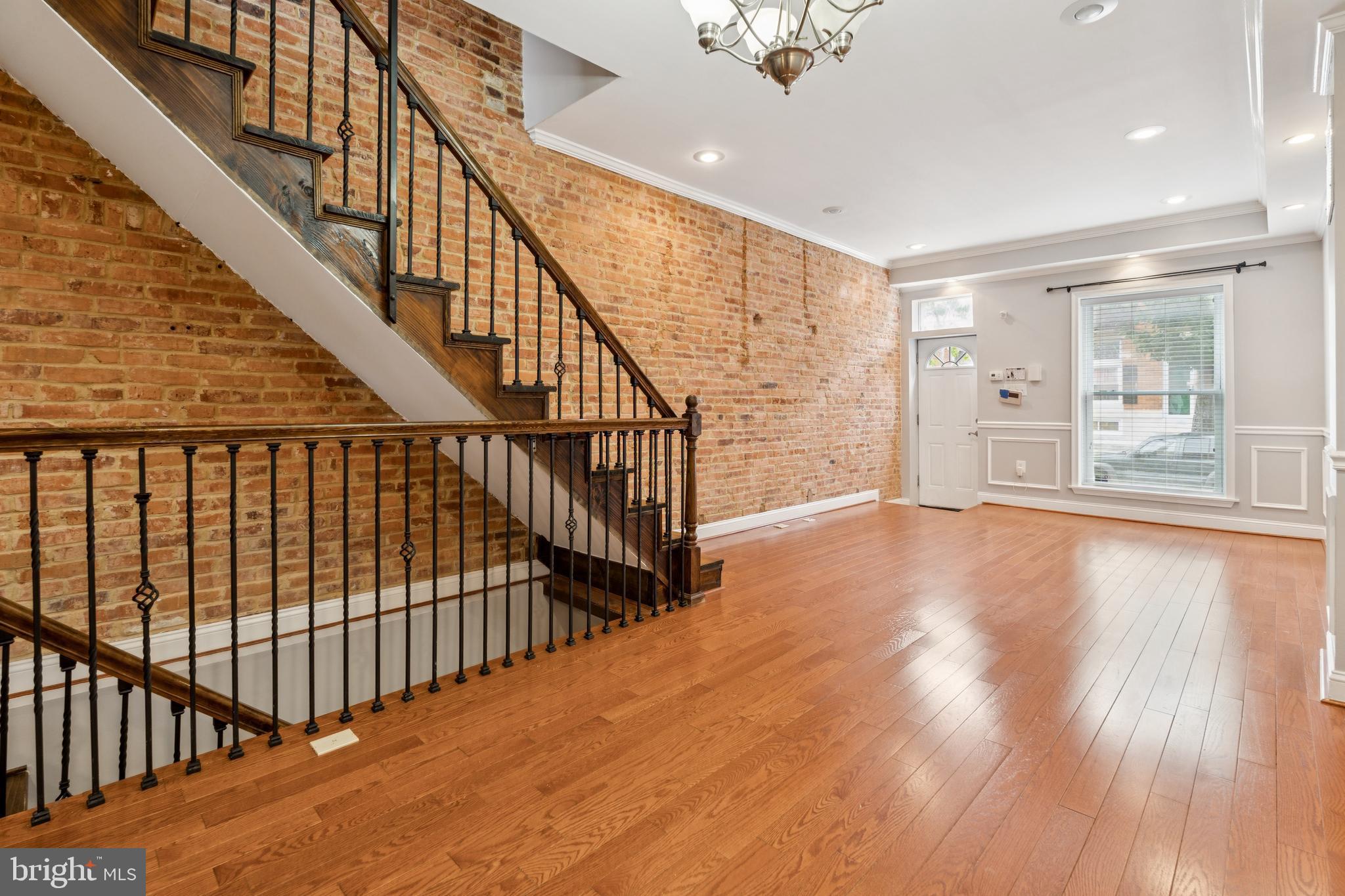 GREEKTOWN - Residential Lease