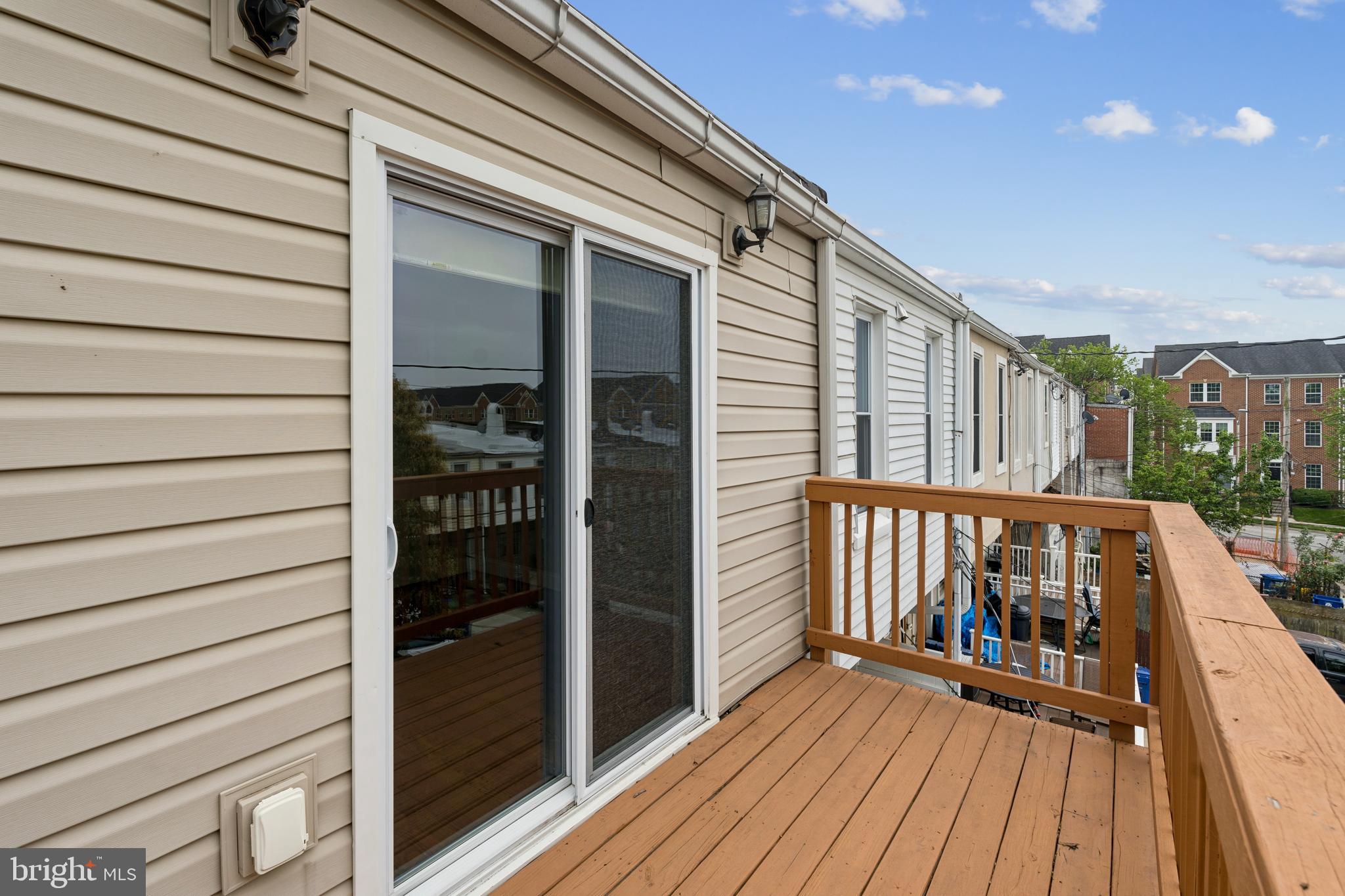 GREEKTOWN - Residential Lease