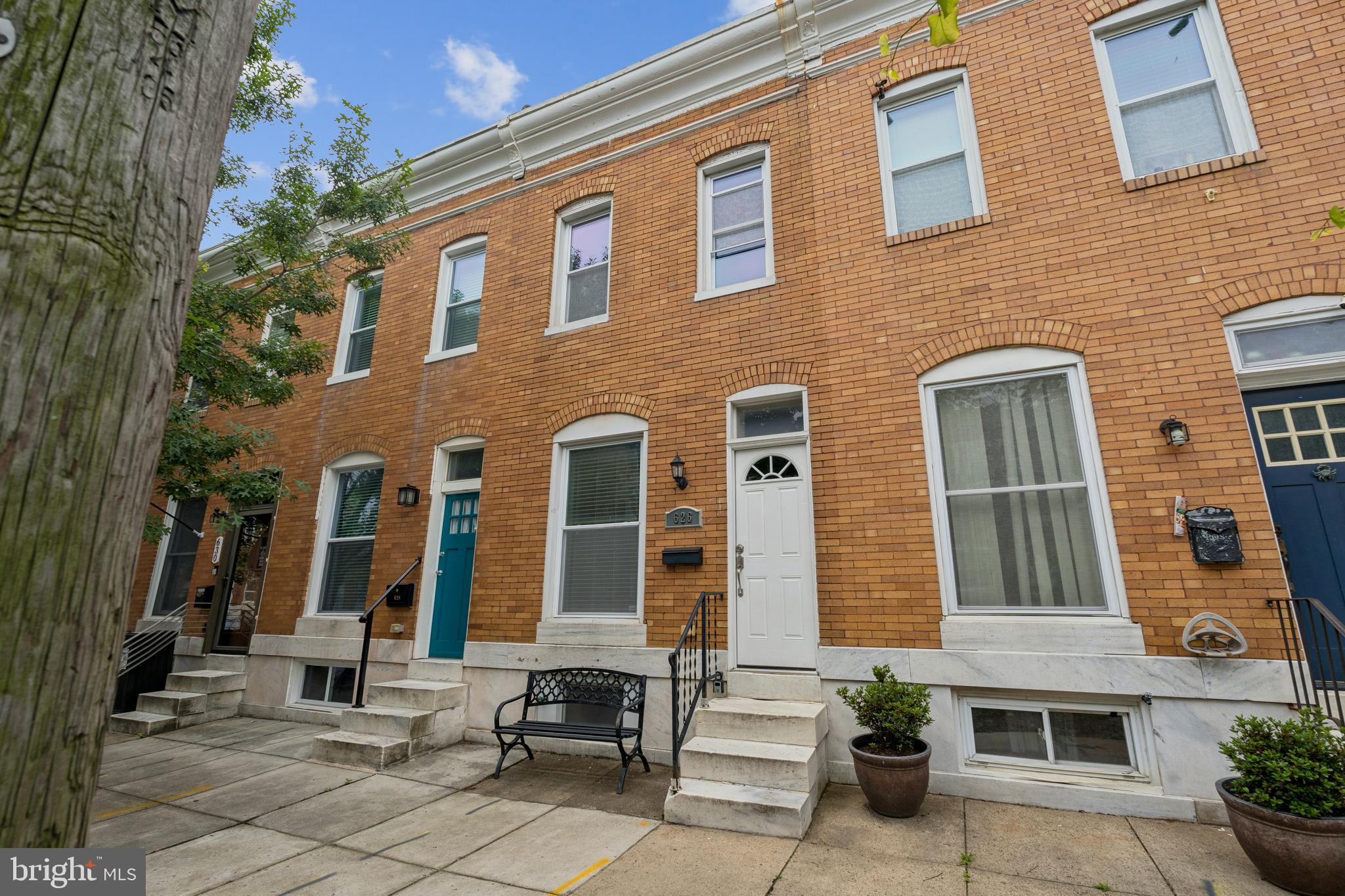 GREEKTOWN - Residential Lease