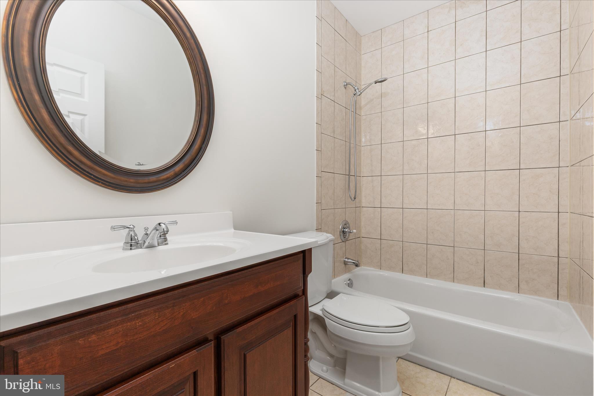 EDGEMOORE - Residential