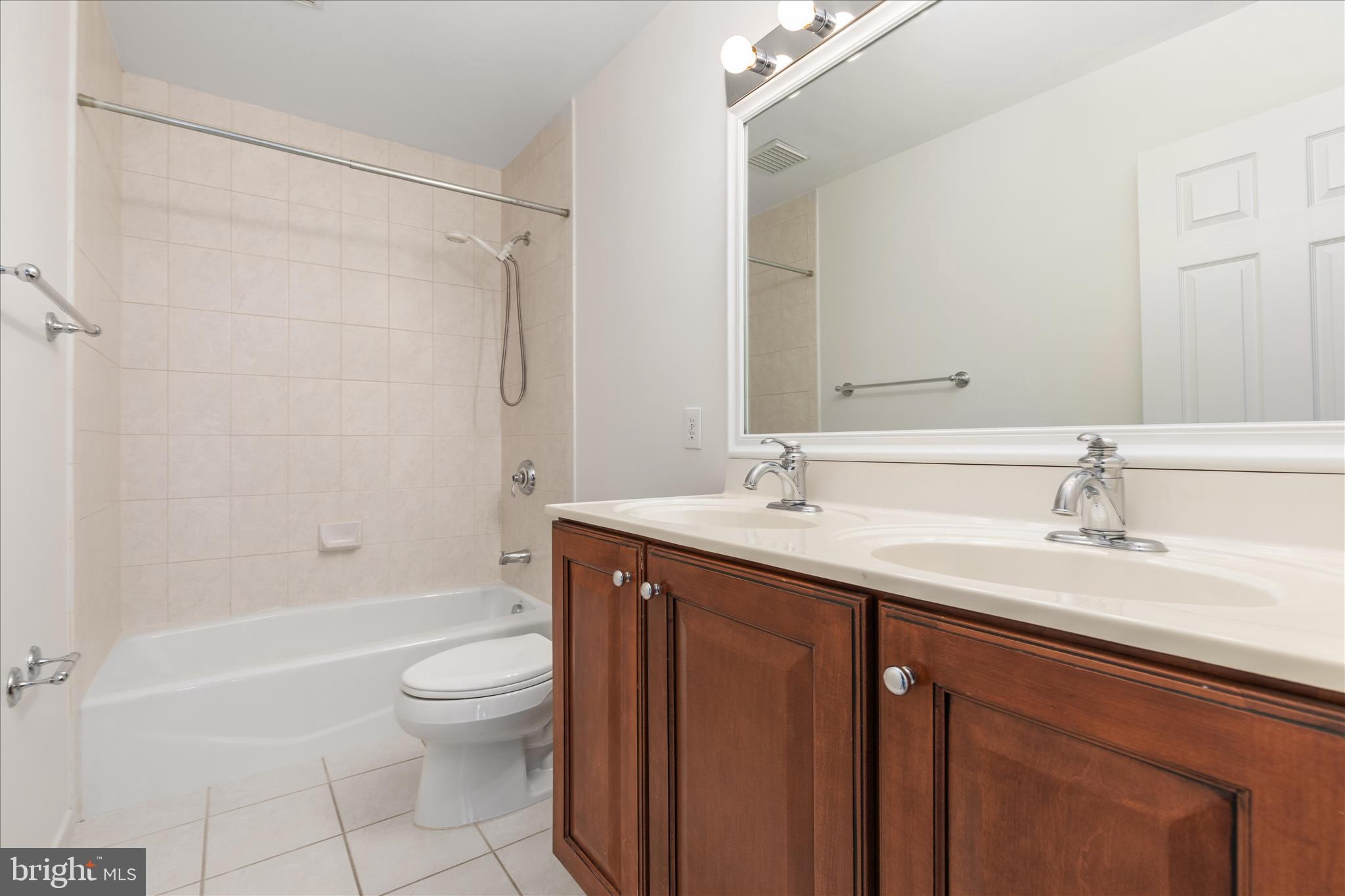 EDGEMOORE - Residential