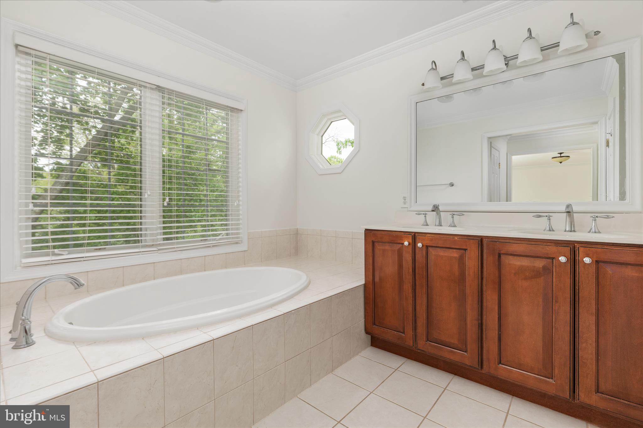 EDGEMOORE - Residential