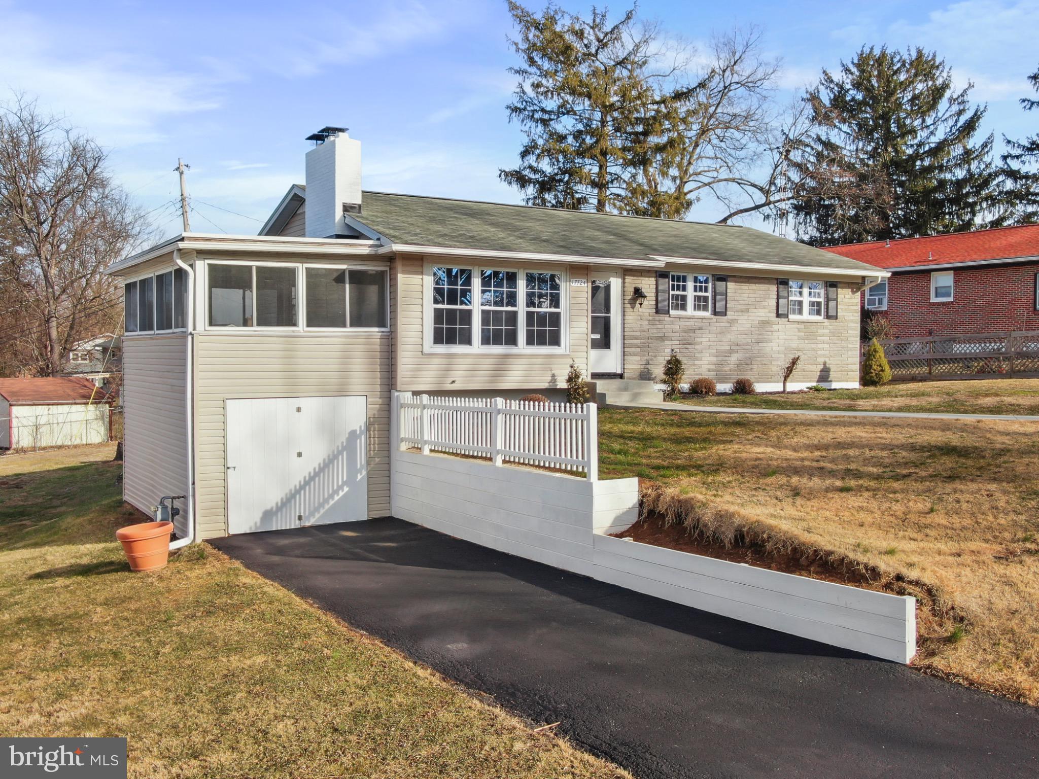 GREENBERRY HILLS - Residential