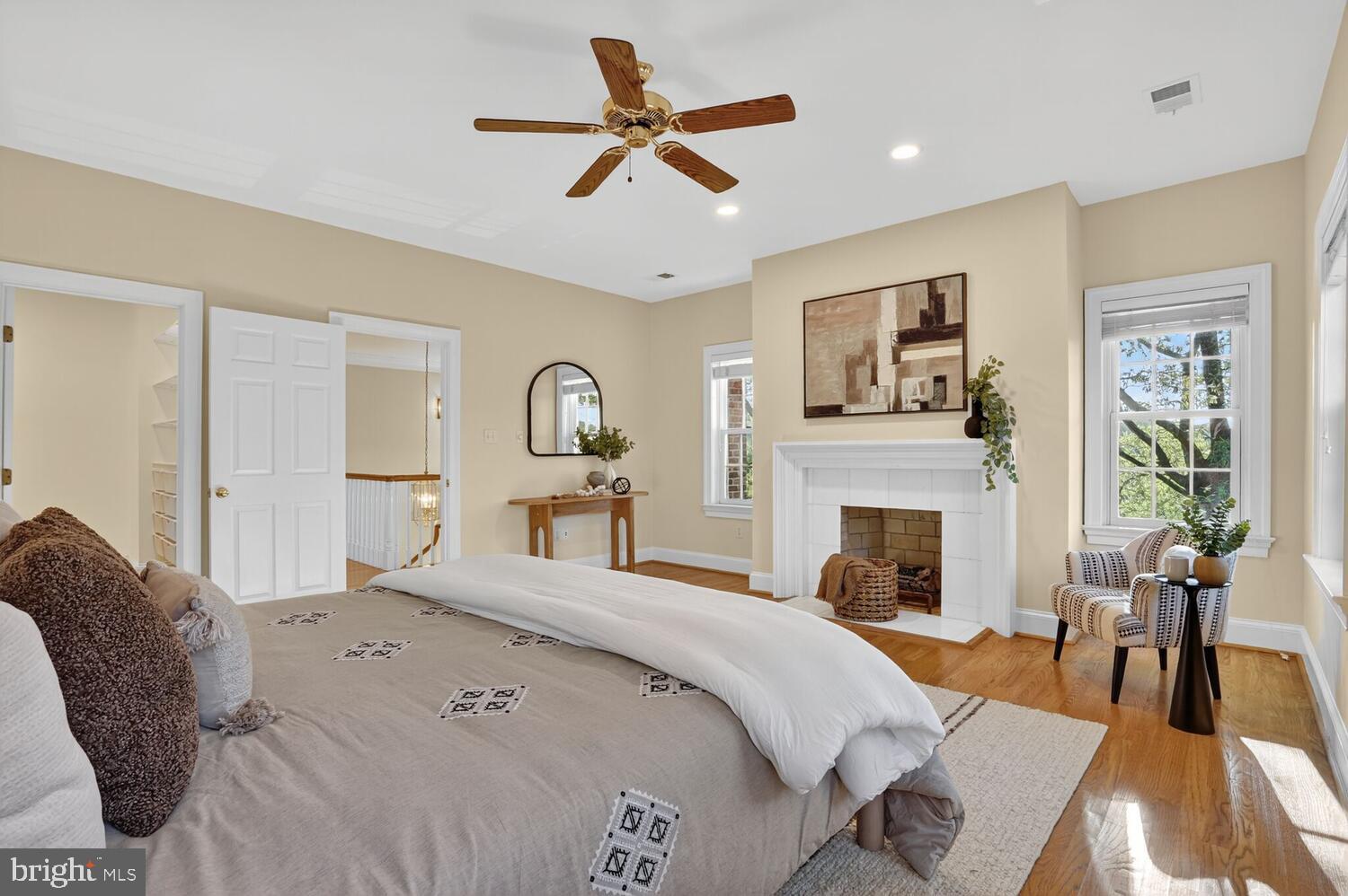 MAYFAIR OF MCLEAN - Residential