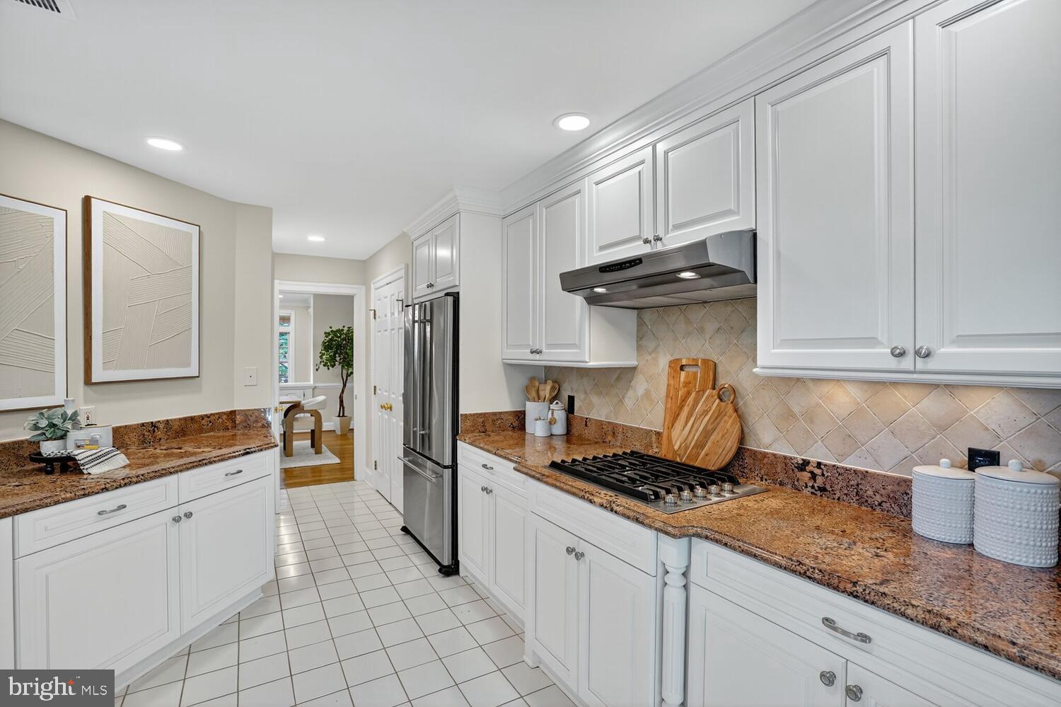 MAYFAIR OF MCLEAN - Residential