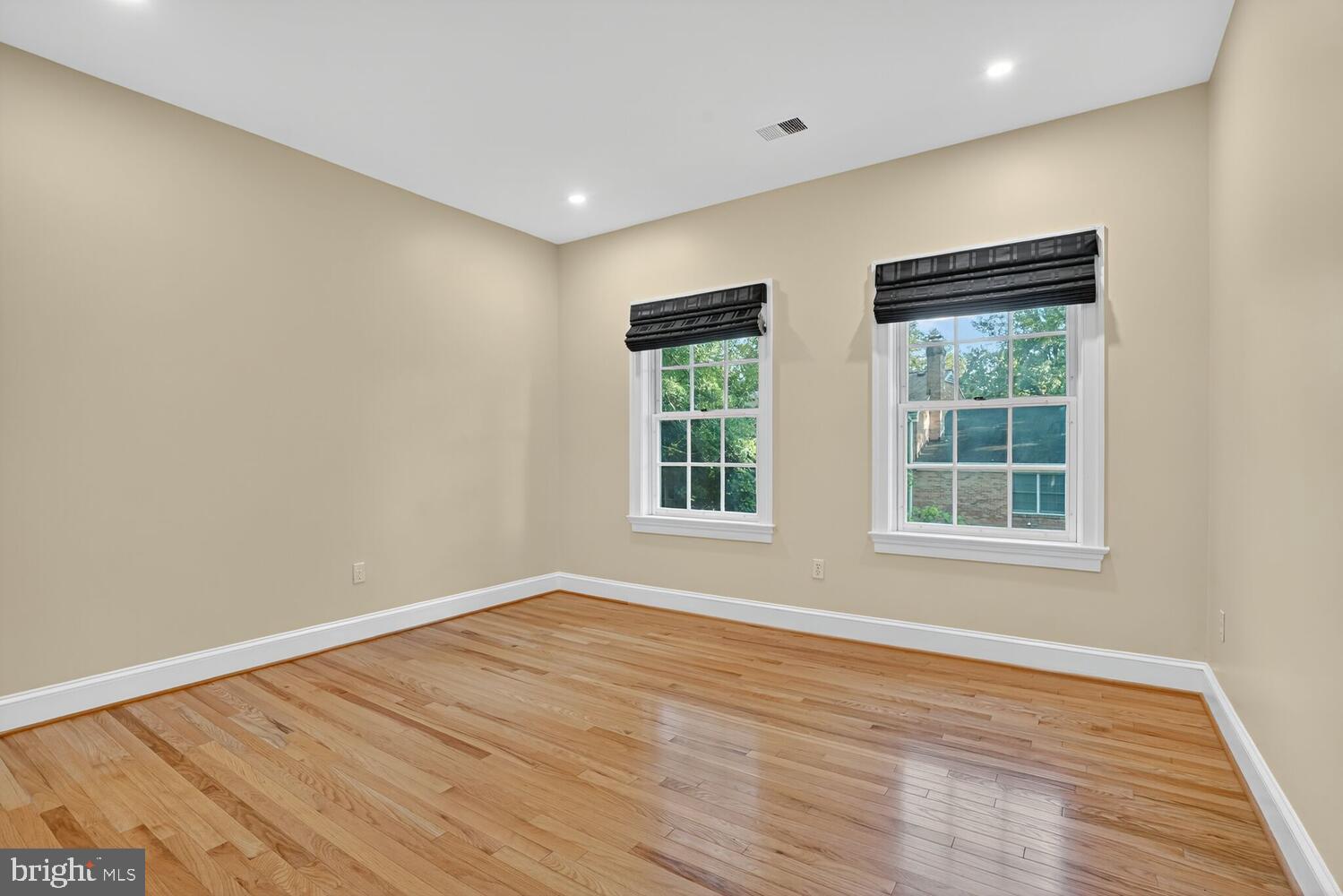 MAYFAIR OF MCLEAN - Residential