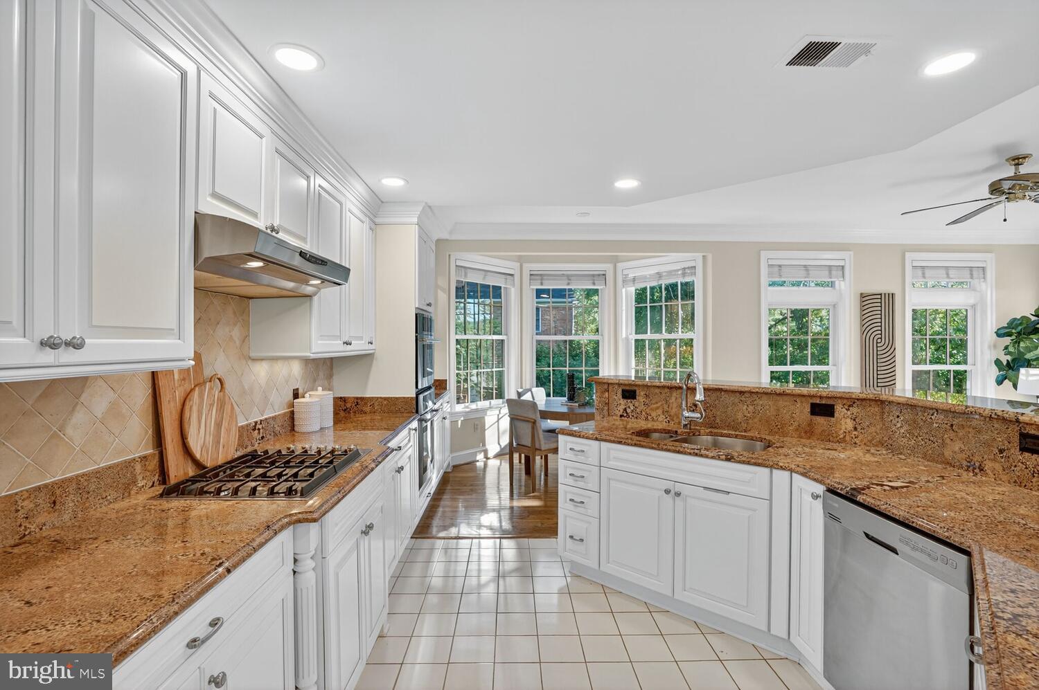 MAYFAIR OF MCLEAN - Residential