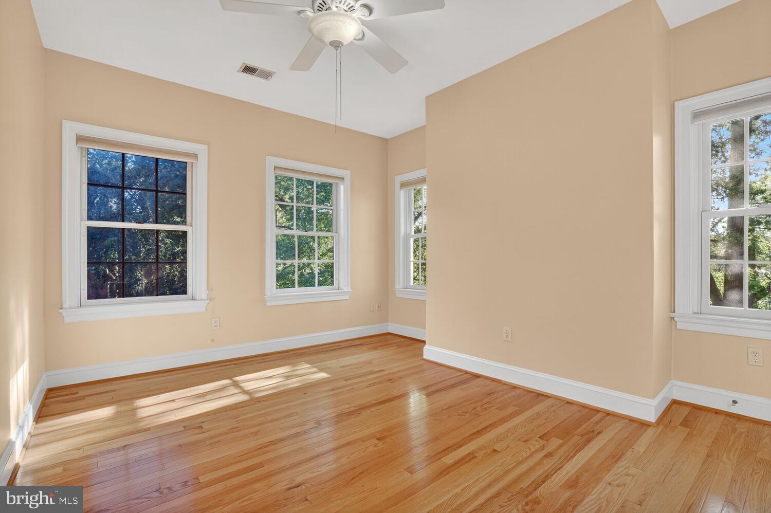 MAYFAIR OF MCLEAN - Residential