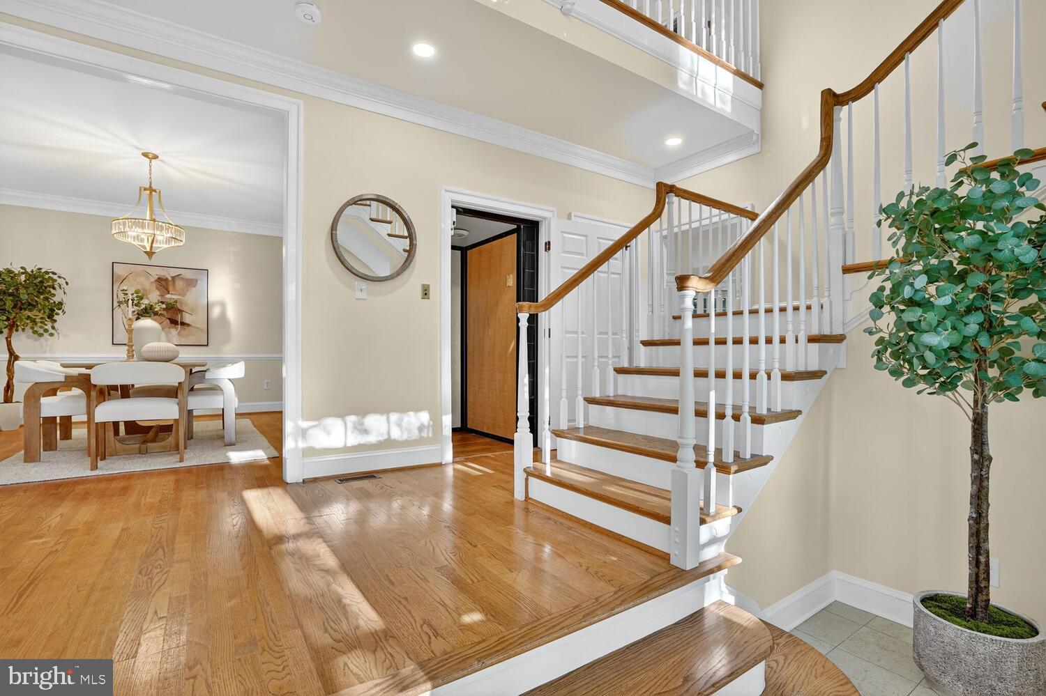 MAYFAIR OF MCLEAN - Residential