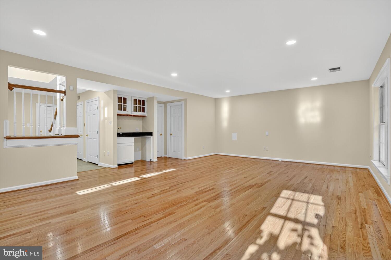 MAYFAIR OF MCLEAN - Residential