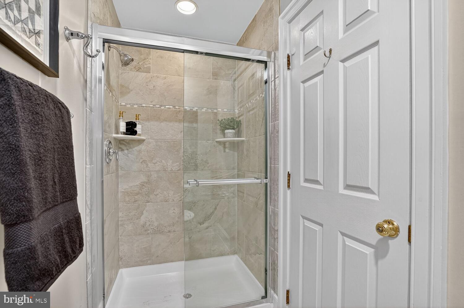 MAYFAIR OF MCLEAN - Residential