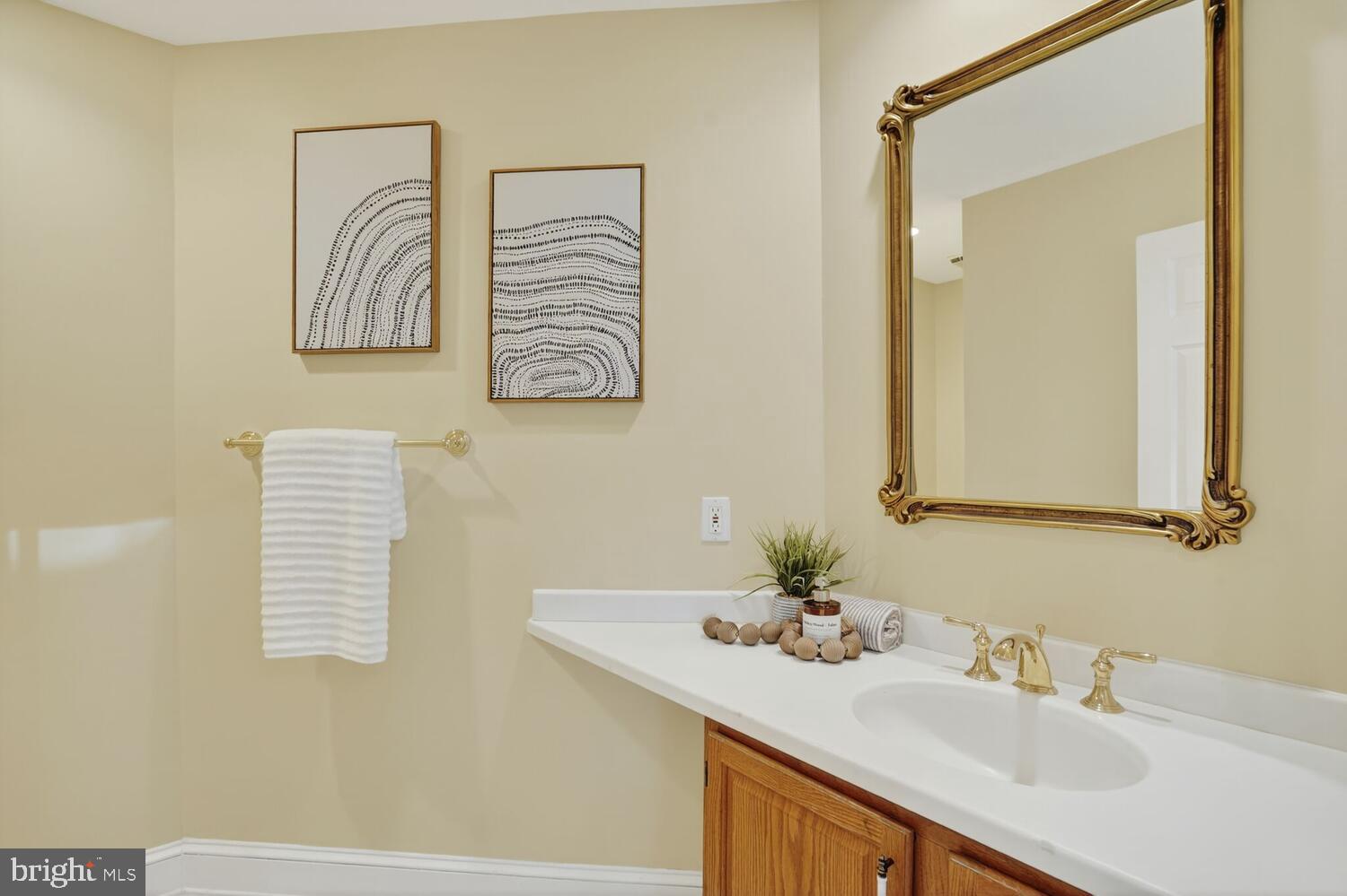 MAYFAIR OF MCLEAN - Residential