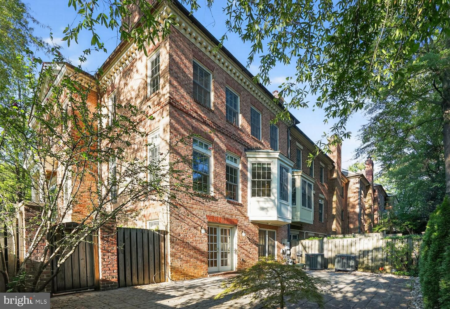 MAYFAIR OF MCLEAN - Residential