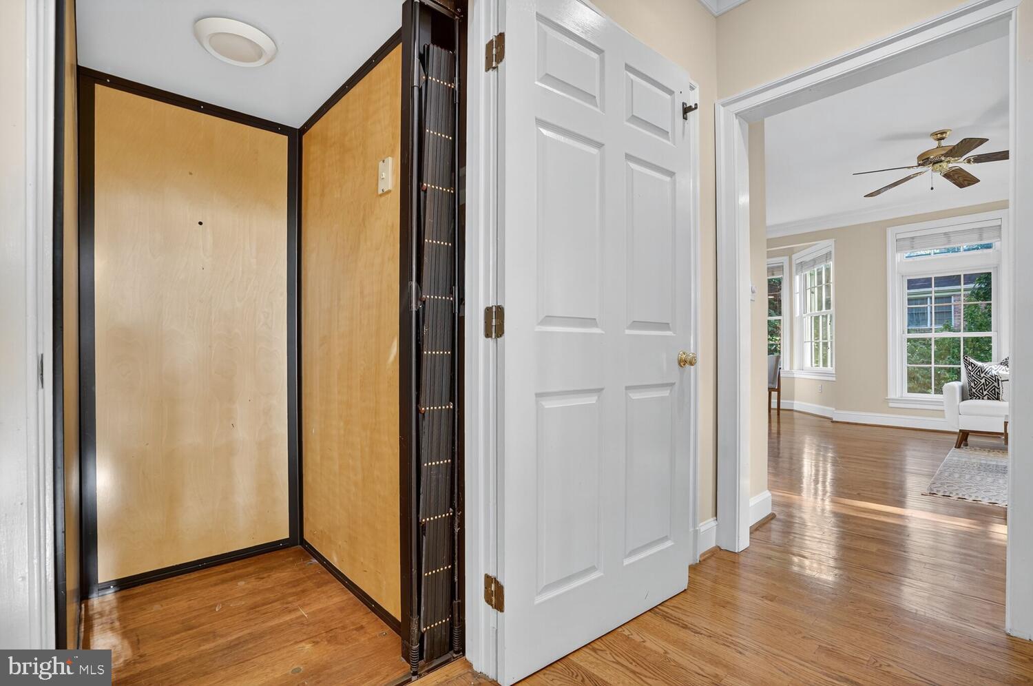 MAYFAIR OF MCLEAN - Residential