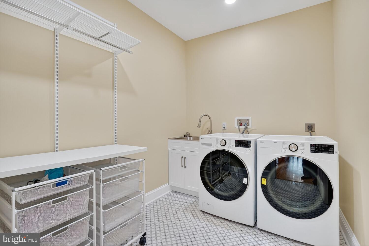 MAYFAIR OF MCLEAN - Residential