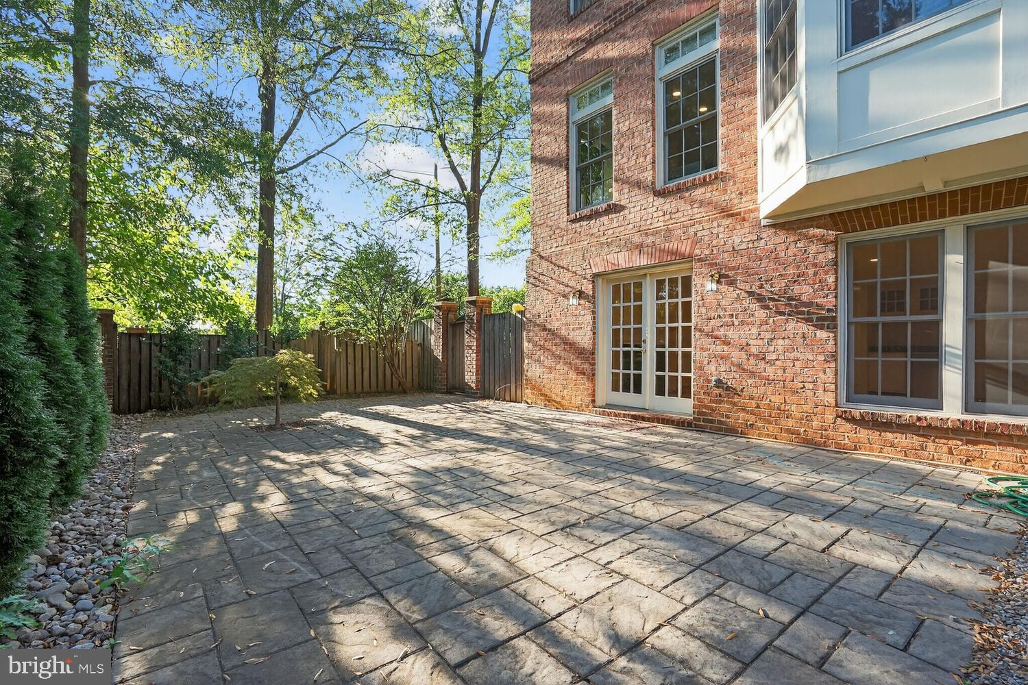 MAYFAIR OF MCLEAN - Residential