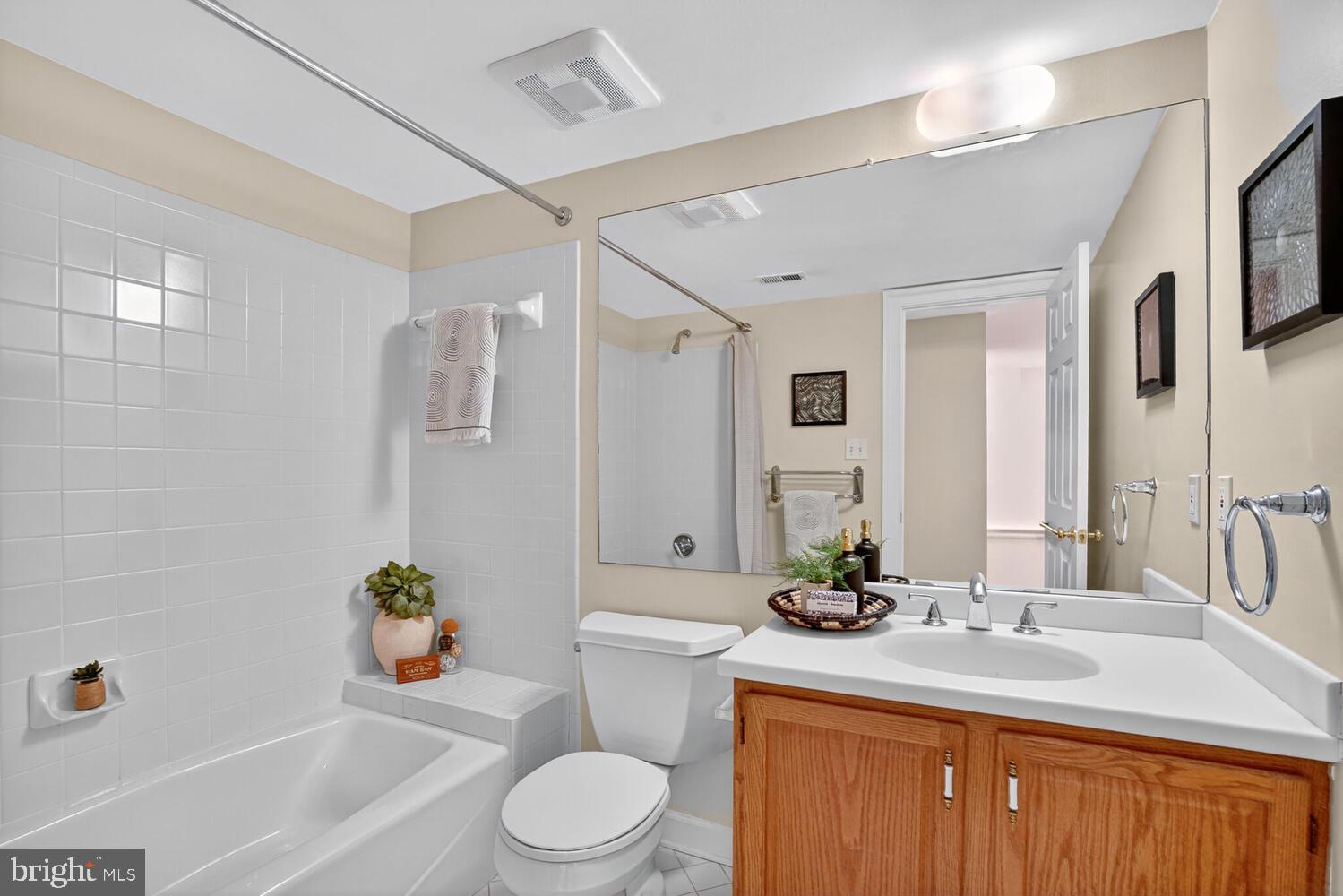 MAYFAIR OF MCLEAN - Residential