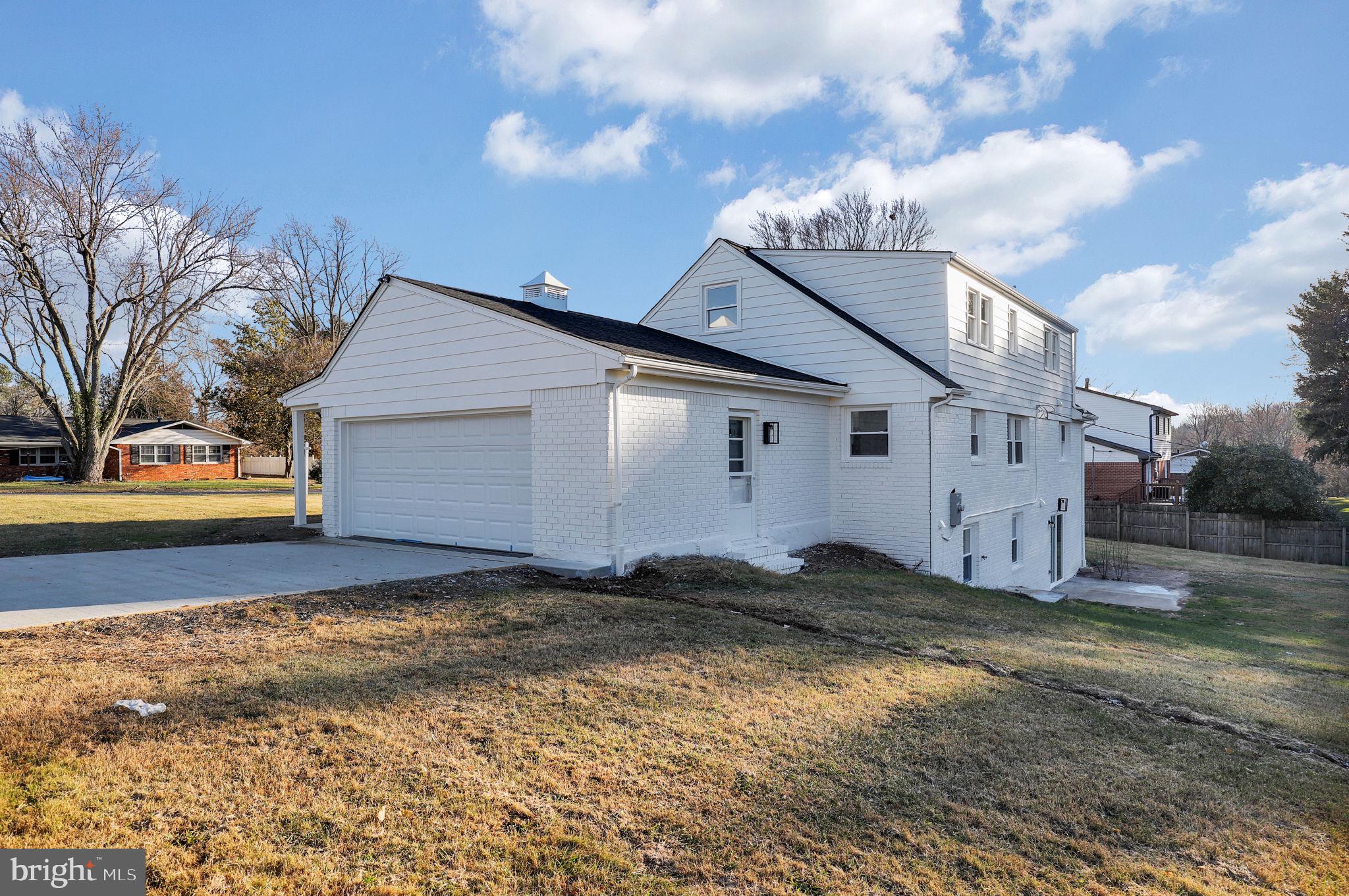 FONT HILL MANOR - Residential