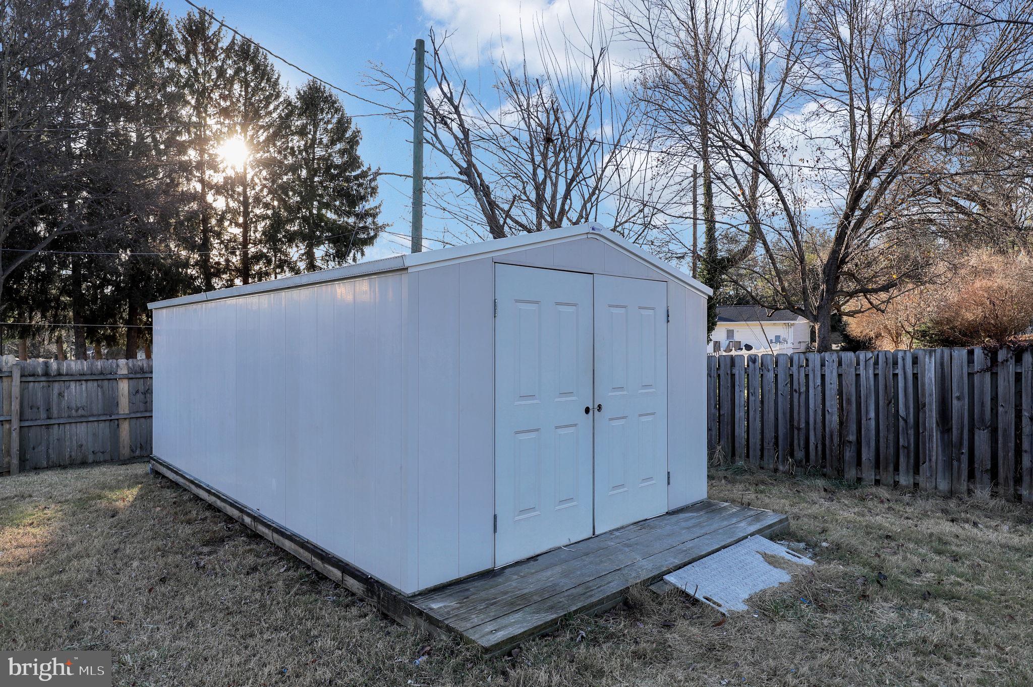FONT HILL MANOR - Residential