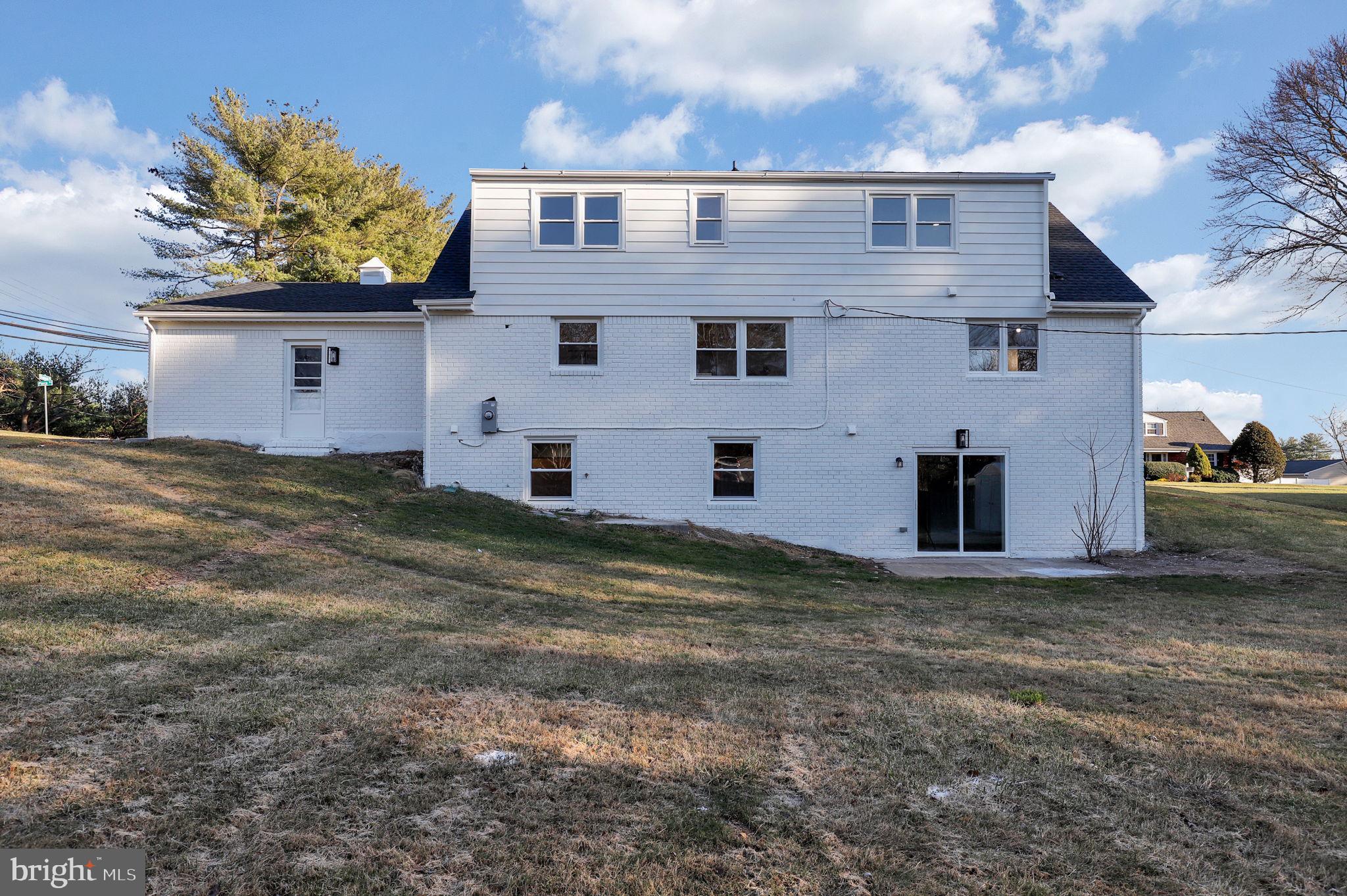 FONT HILL MANOR - Residential