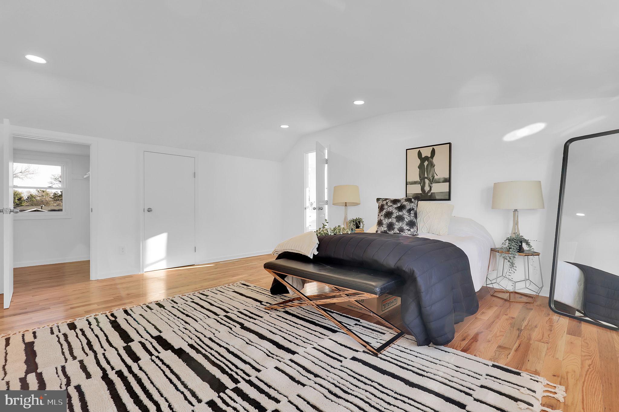 FONT HILL MANOR - Residential