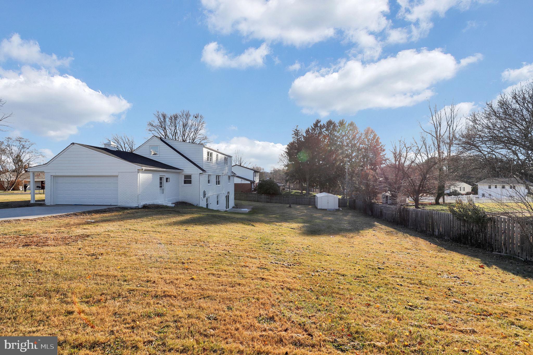 FONT HILL MANOR - Residential