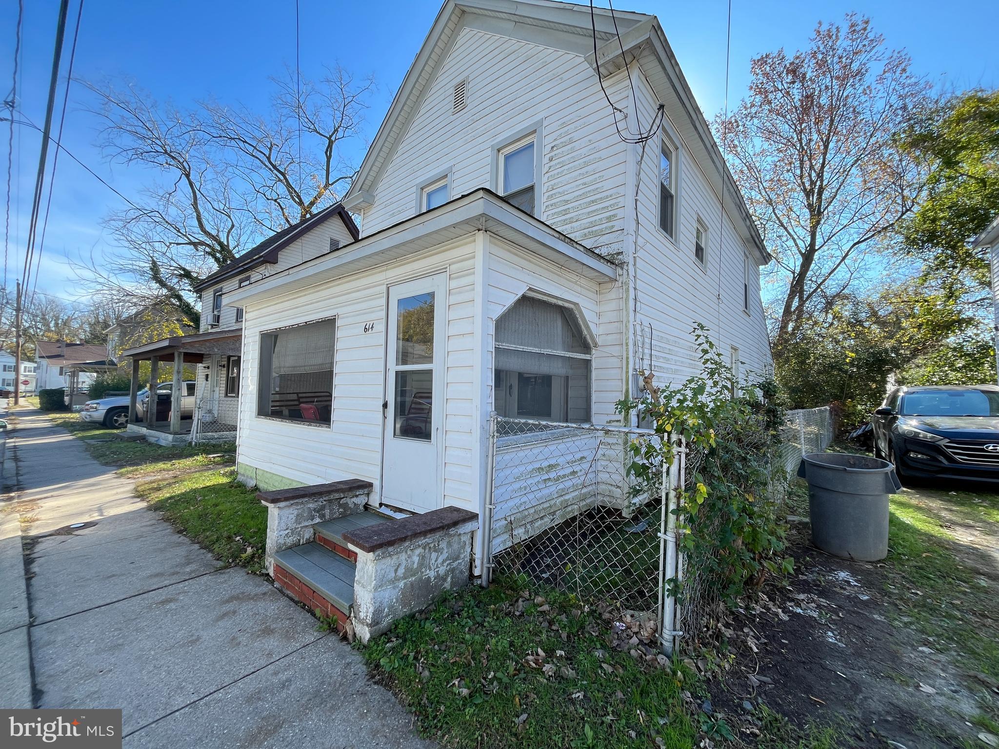 614 DOUGLAS STREET