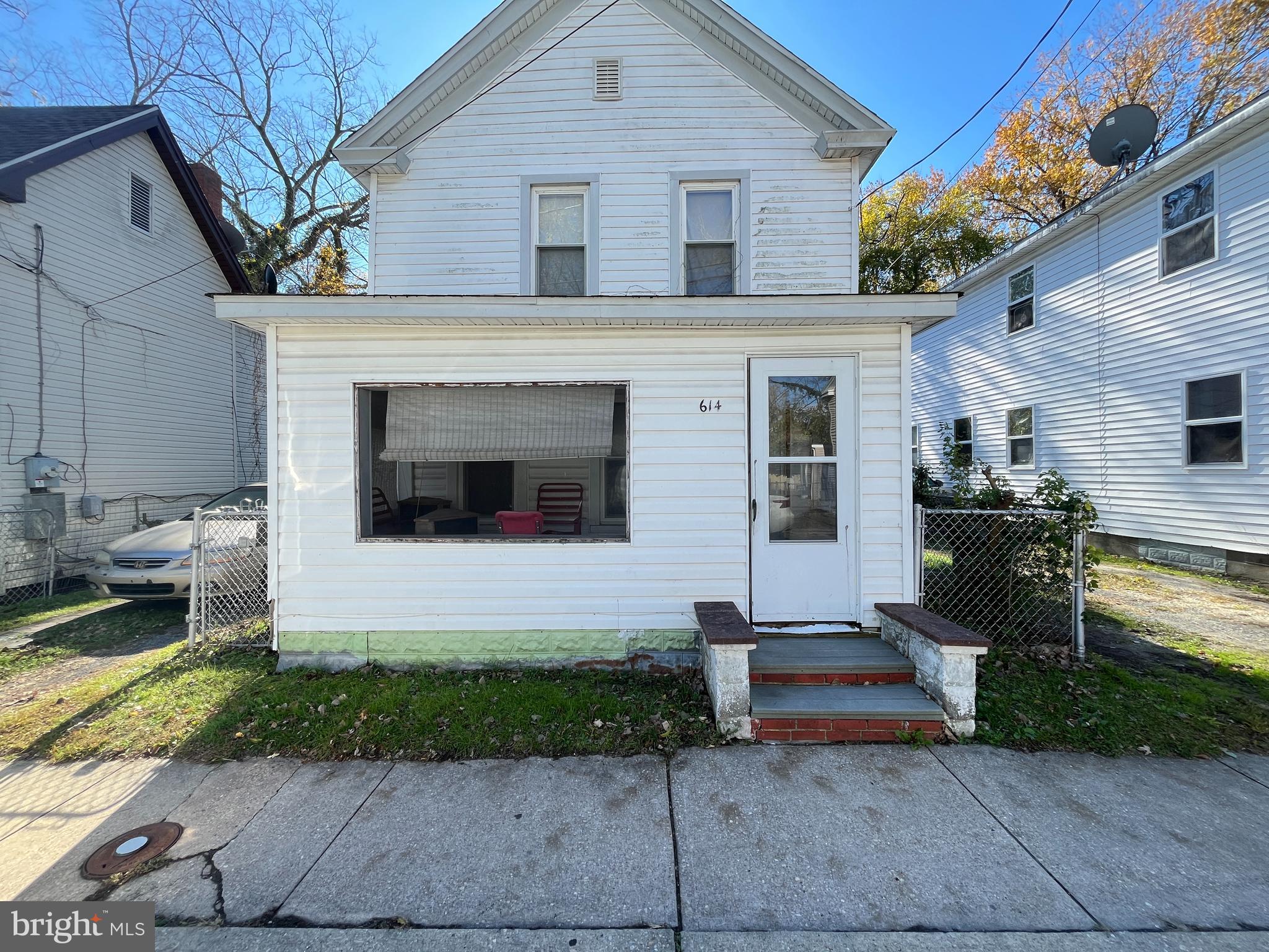 614 DOUGLAS STREET