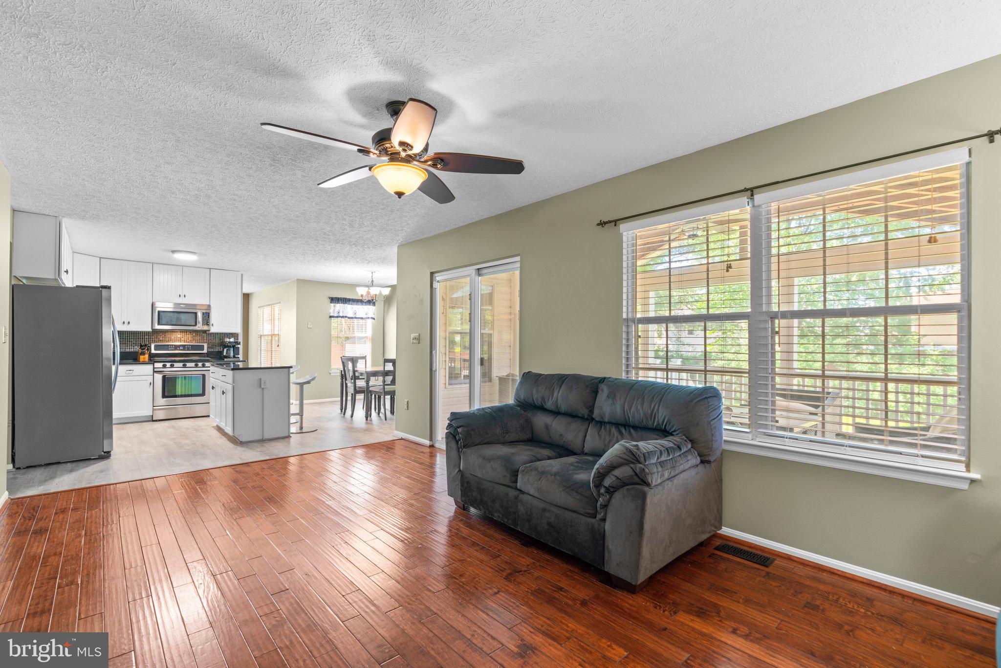 THE PROVINCES - Residential