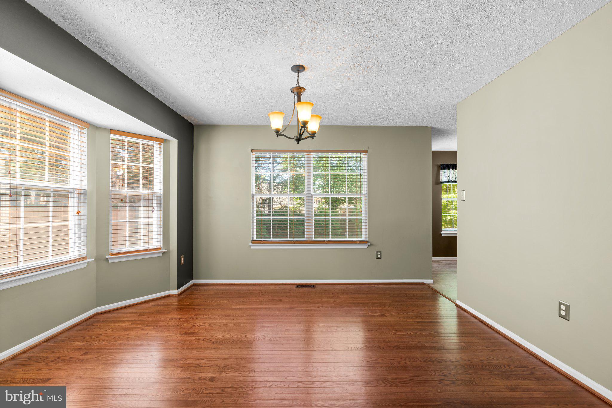 THE PROVINCES - Residential