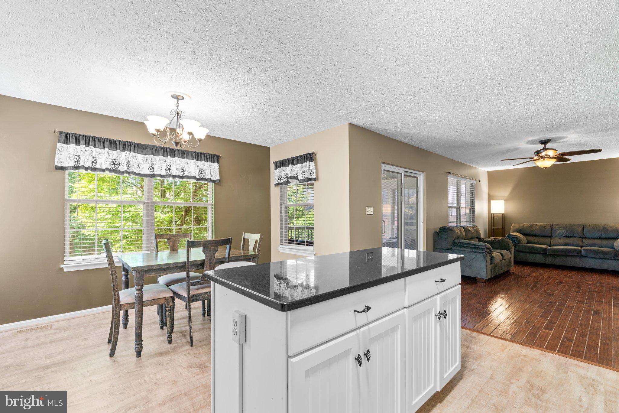 THE PROVINCES - Residential