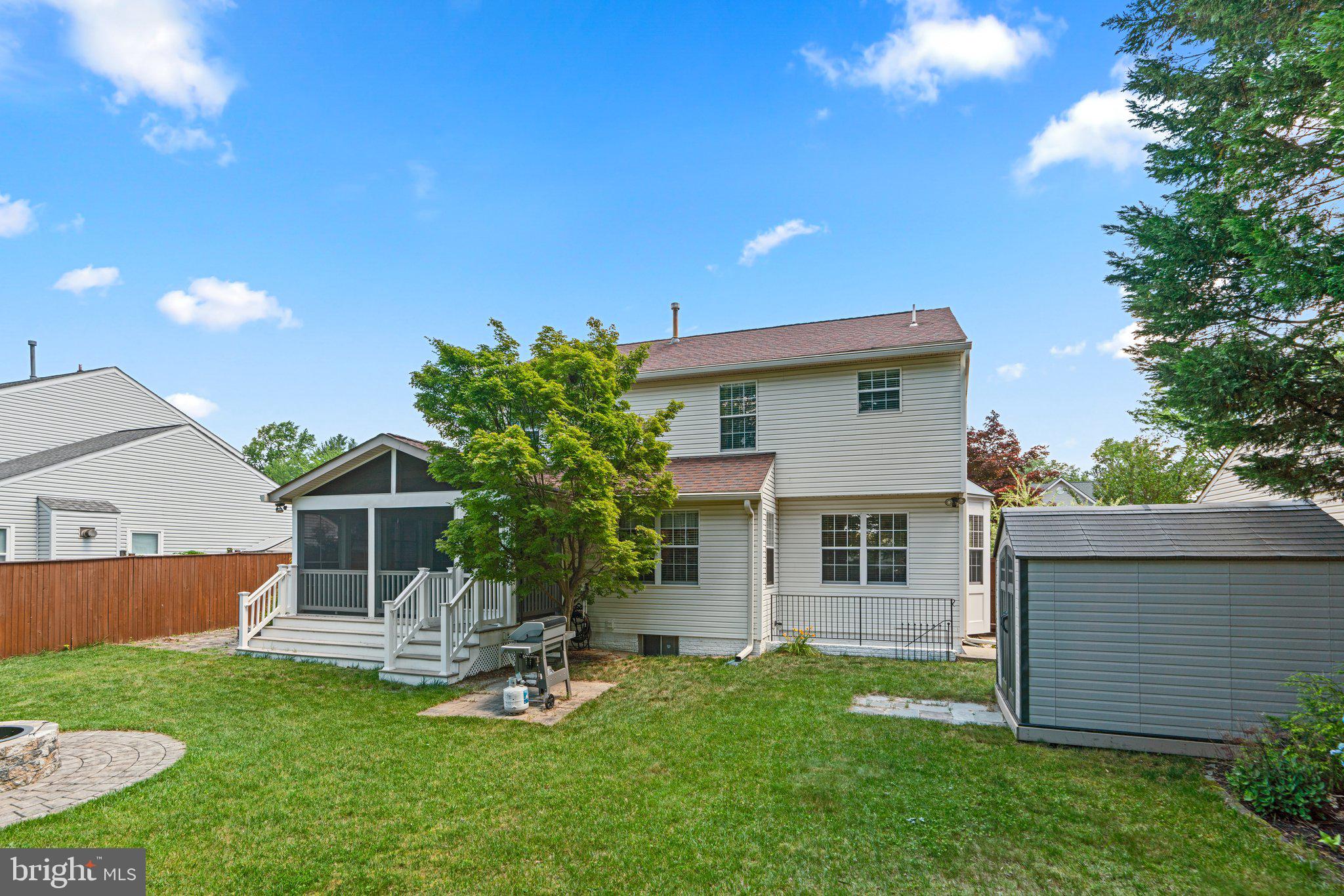 THE PROVINCES - Residential