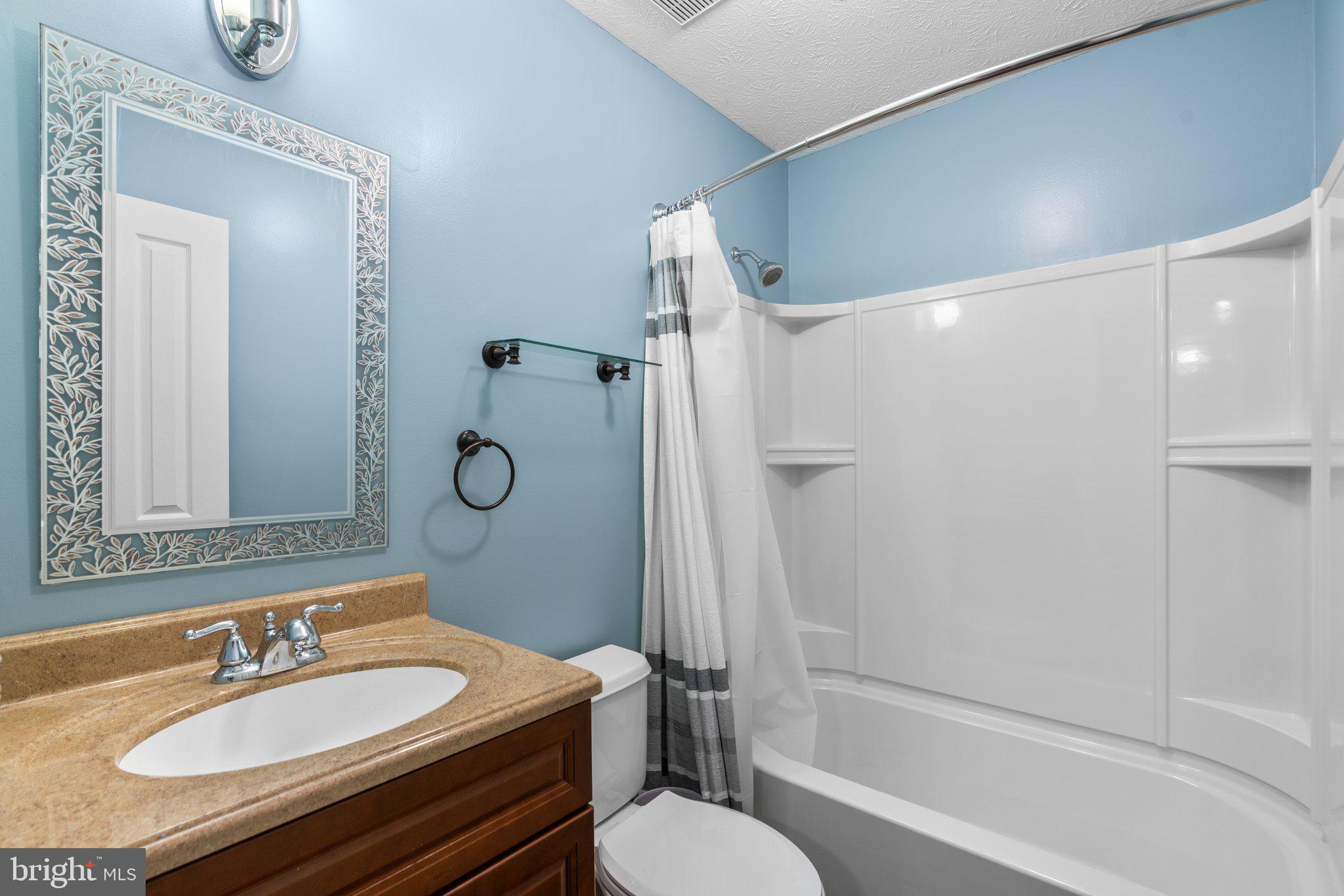 THE PROVINCES - Residential