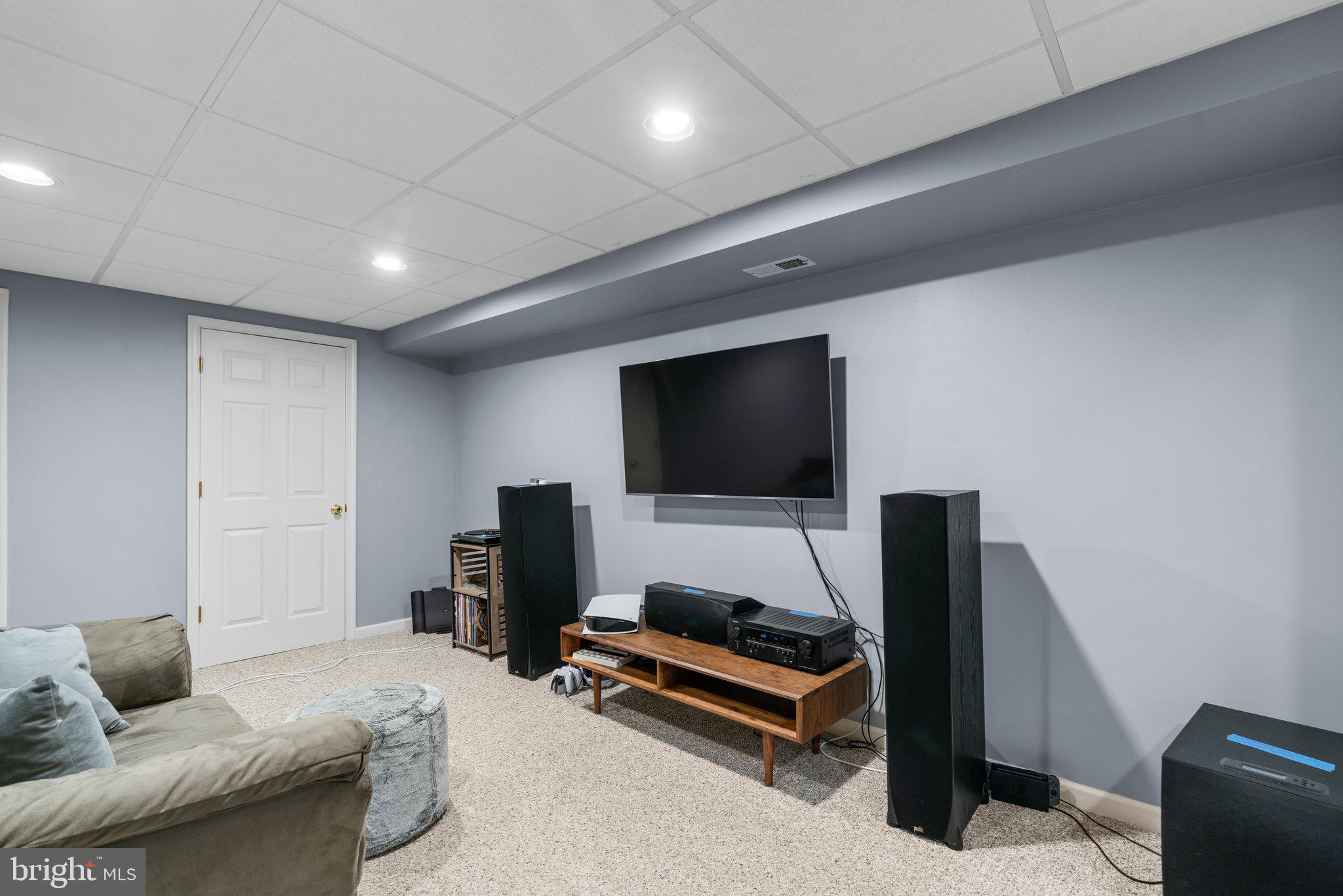 THE PROVINCES - Residential