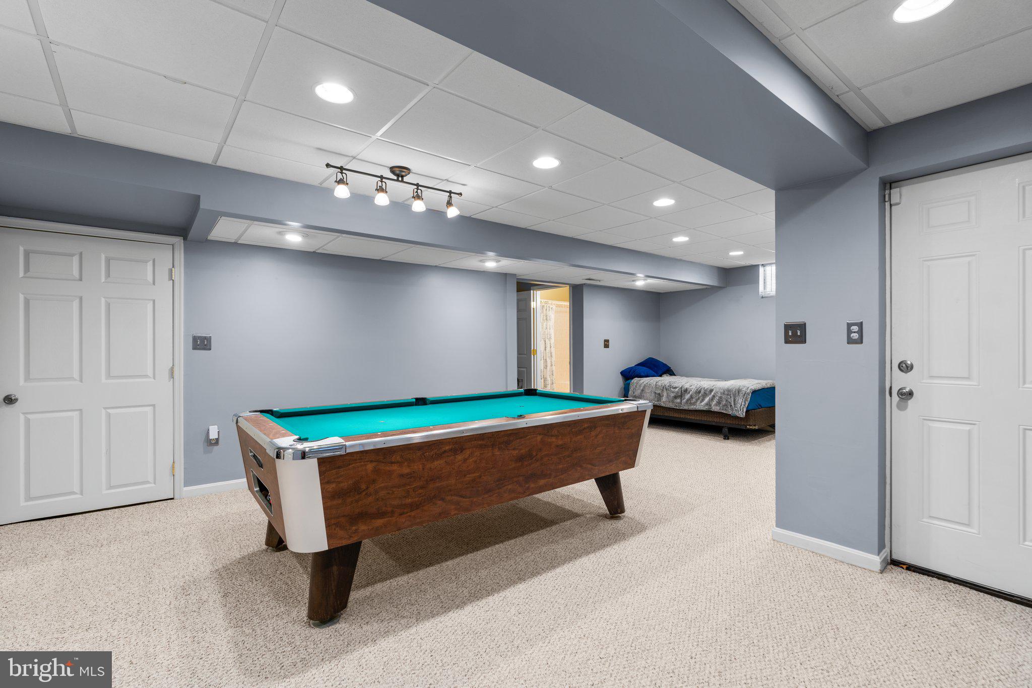 THE PROVINCES - Residential