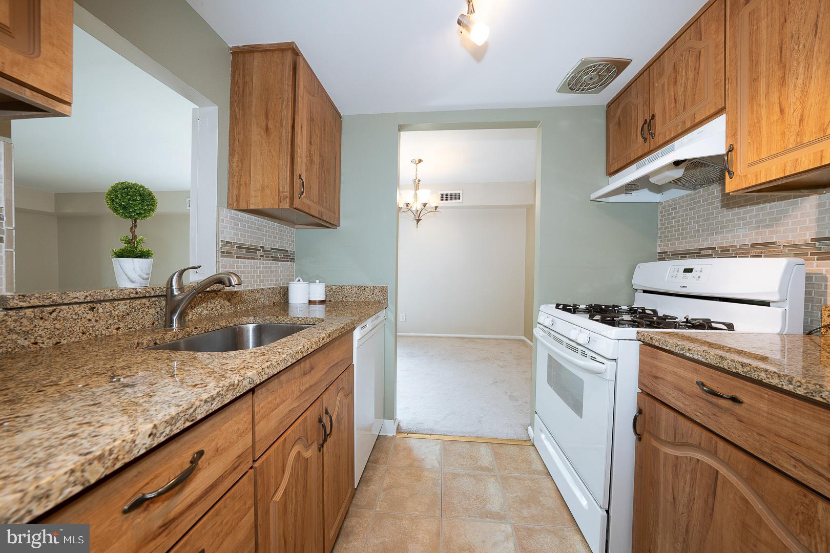 GLENHARDIE - Residential Lease