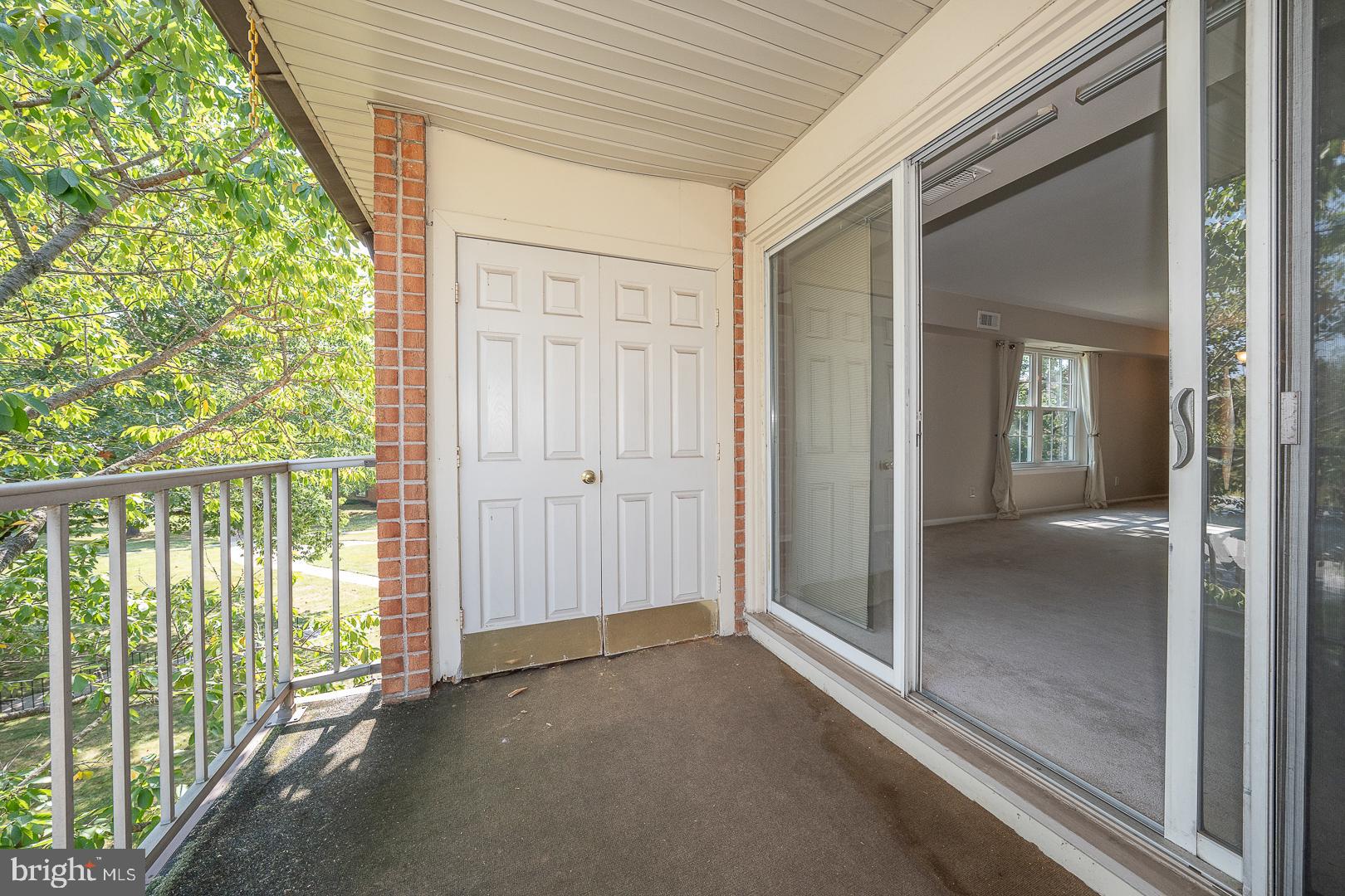 GLENHARDIE - Residential Lease