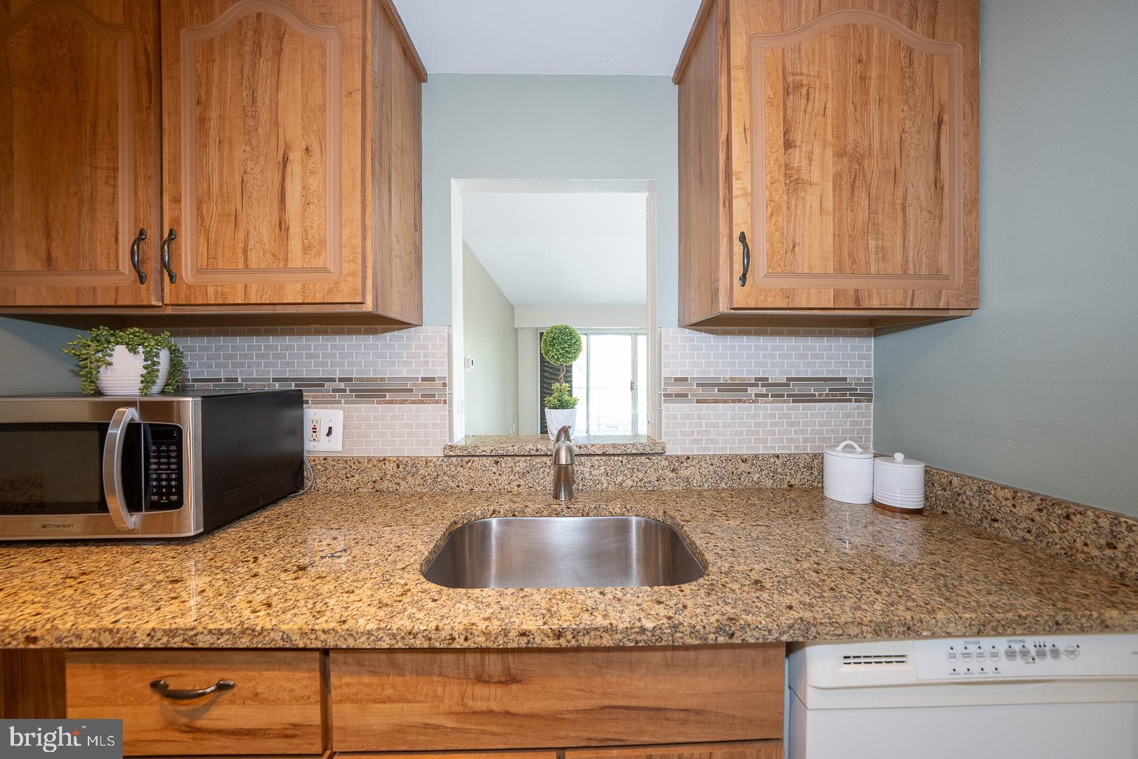 GLENHARDIE - Residential Lease