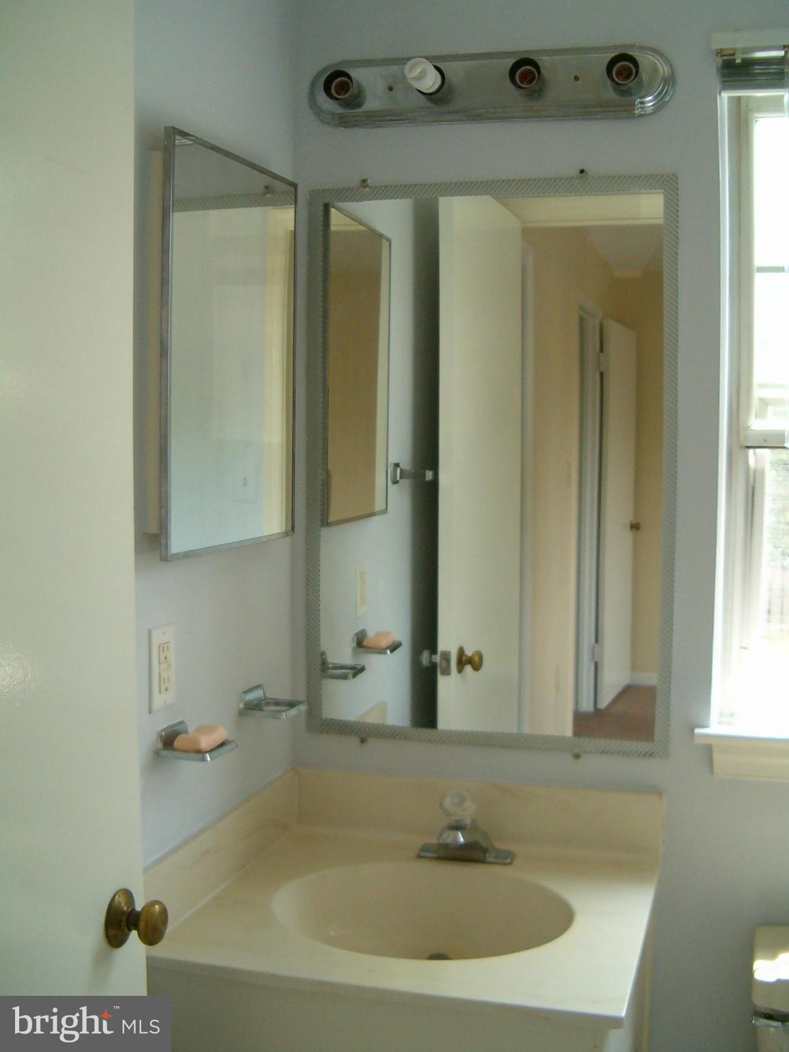 CLUSTERS AT WOODLAWN - Residential