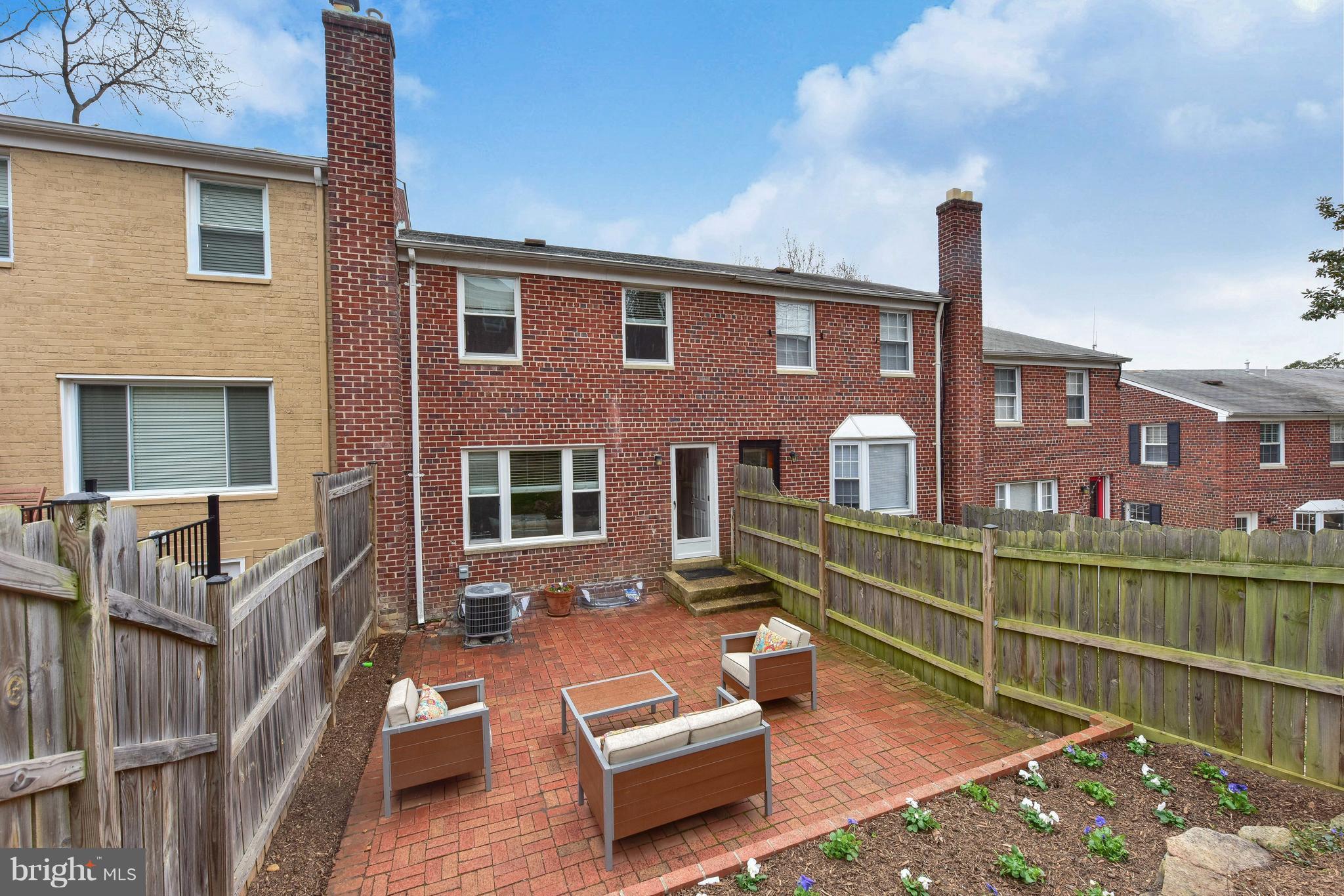 WARWICK VILLAGE - Residential