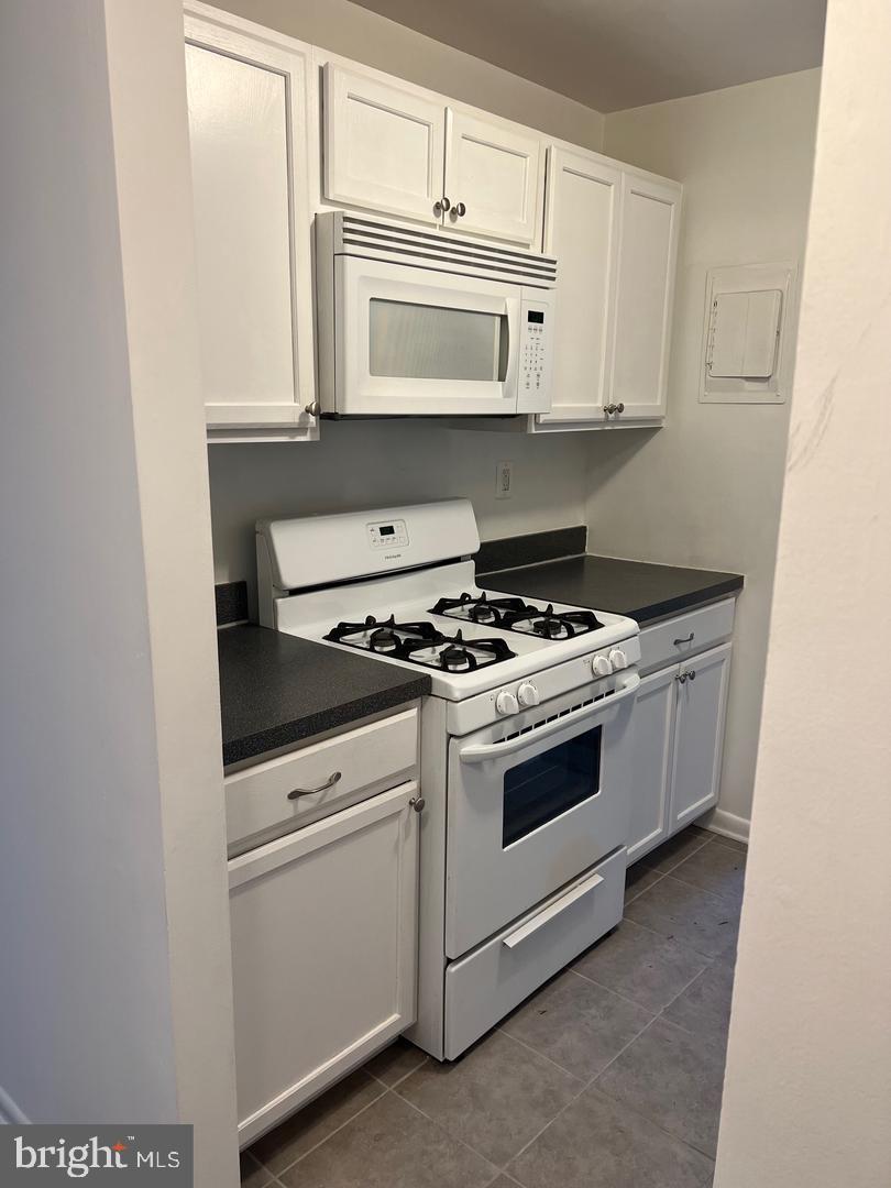 3790 LYNDHURST DRIVE 103