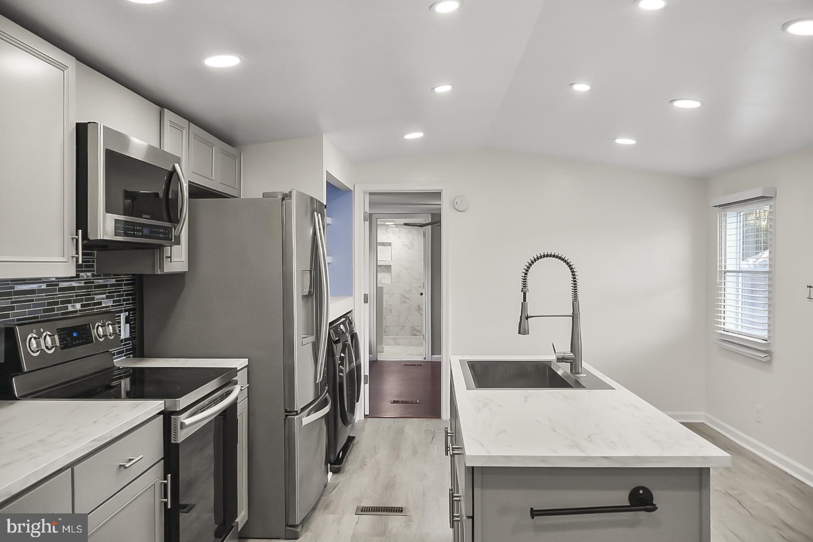 BOONES ESTATES - Residential